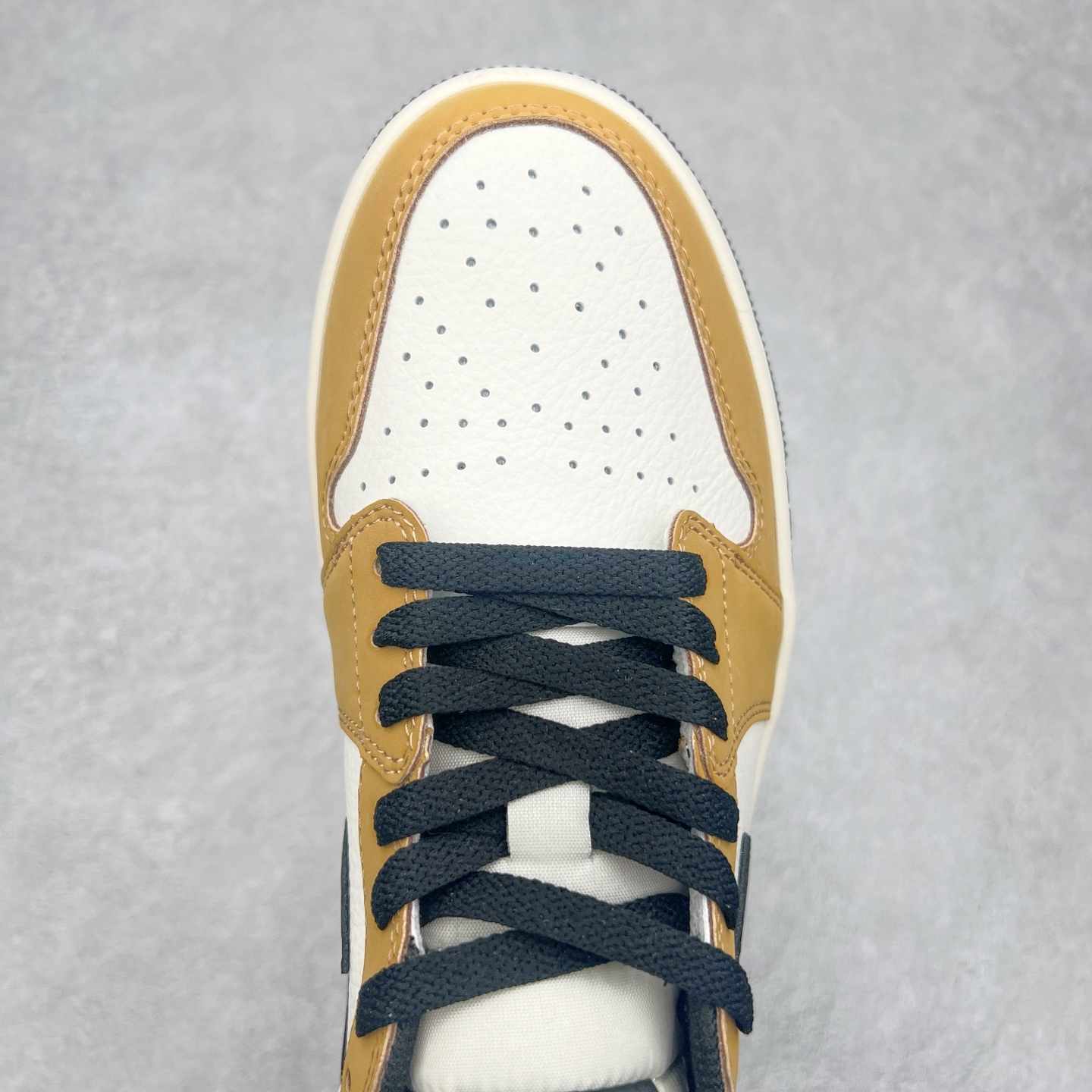 图片[4]-＃K版 Air Jordan AJ1 Low 低帮 白棕 CZ0790-107 全新流水线出品 DT版本唯一平替选择 市场第二梯队最强版 全部原鞋开发 原楦原纸板开发 全鞋电脑针车 原厂内置全掌气垫 原盒内在原标 唯一Zp原版鞋带绑法 免检产品 全新2022版型 全头层皮料 完美零毛边处理 原厂配置全掌气垫 价格定位良心 几十个配色陆续出货 尺码：36 36.5 37.5 38 38.5 39 40 40.5 41 42 42.5 43 44 44.5 45 46 47.5-选品中心