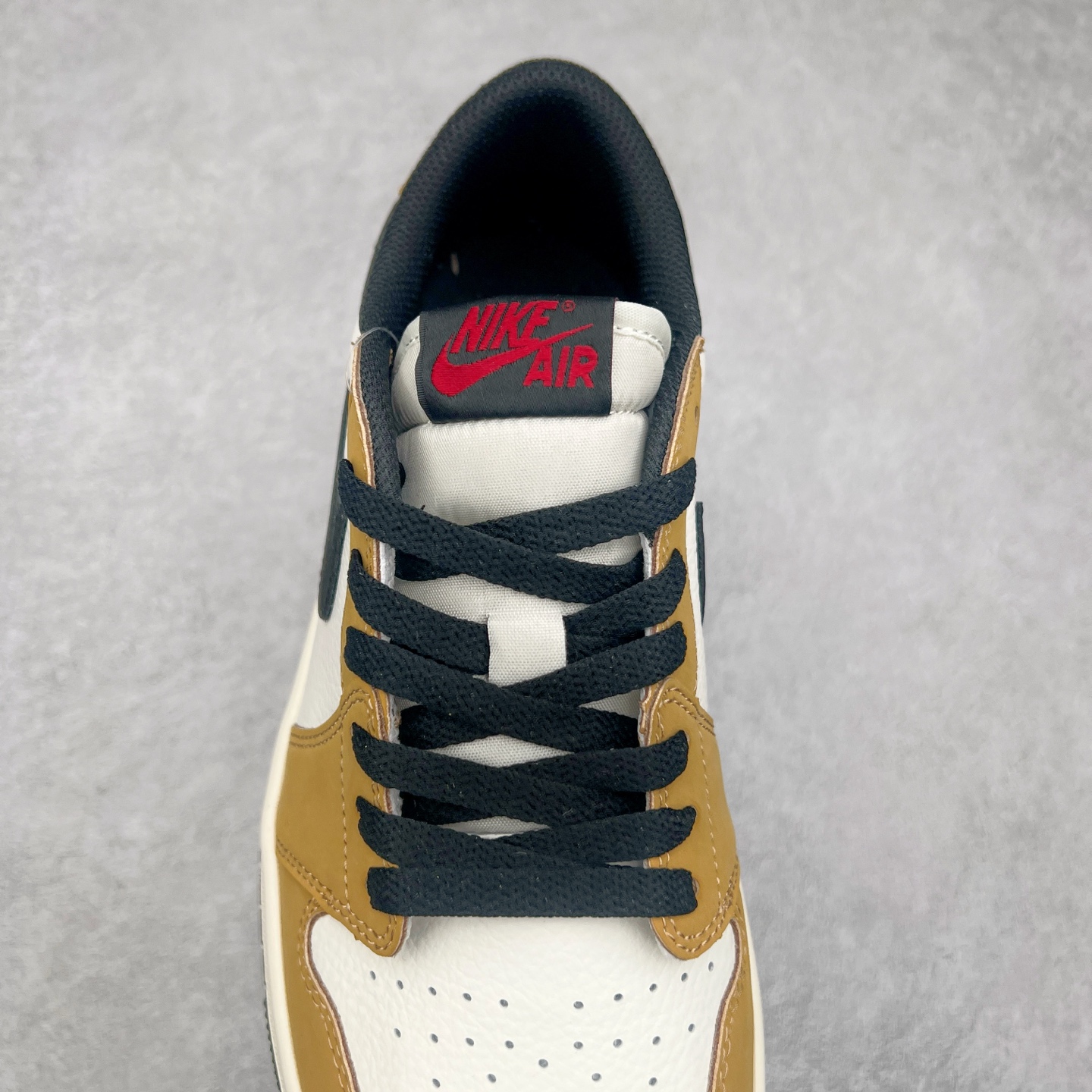 图片[5]-＃K版 Air Jordan AJ1 Low 低帮 白棕 CZ0790-107 全新流水线出品 DT版本唯一平替选择 市场第二梯队最强版 全部原鞋开发 原楦原纸板开发 全鞋电脑针车 原厂内置全掌气垫 原盒内在原标 唯一Zp原版鞋带绑法 免检产品 全新2022版型 全头层皮料 完美零毛边处理 原厂配置全掌气垫 价格定位良心 几十个配色陆续出货 尺码：36 36.5 37.5 38 38.5 39 40 40.5 41 42 42.5 43 44 44.5 45 46 47.5-选品中心