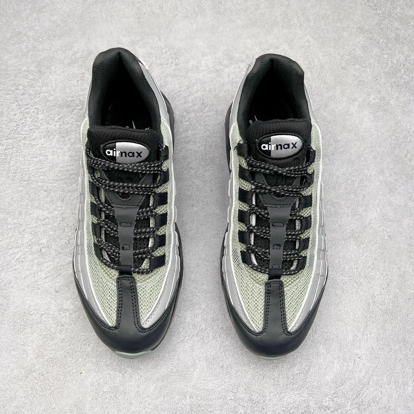 图片[2]-＃MX版 NK Air Max 95 复古减震气垫跑鞋 经典重温 314350-998 外单专供大厂出品 品质稳定 一百余色 终端操作 鞋款设计灵感源于人体构造 中底设计基于人体的脊柱构造 是整体设计的核心 尼龙孔眼代表了肋骨 而分层式面板和网眼象征着肌肉纤维和肉体组织 Air Max 95采用了两个独立的吹塑成型的Air-Sole单元 并首次在前掌使用可视化气垫设计 Swoosh logo夜当作一个 点符号放在了鞋子的后帮位置 20年的发展让 AIR MAX 95有了不同的故事 20年后再度面向世人的时候 焕然一新的面貌 让人有了另外一种清新脱俗的感觉 尺码：39 40 40.5 41 42 42.5 43 44 44.5 45 46 47.5 48-选品中心