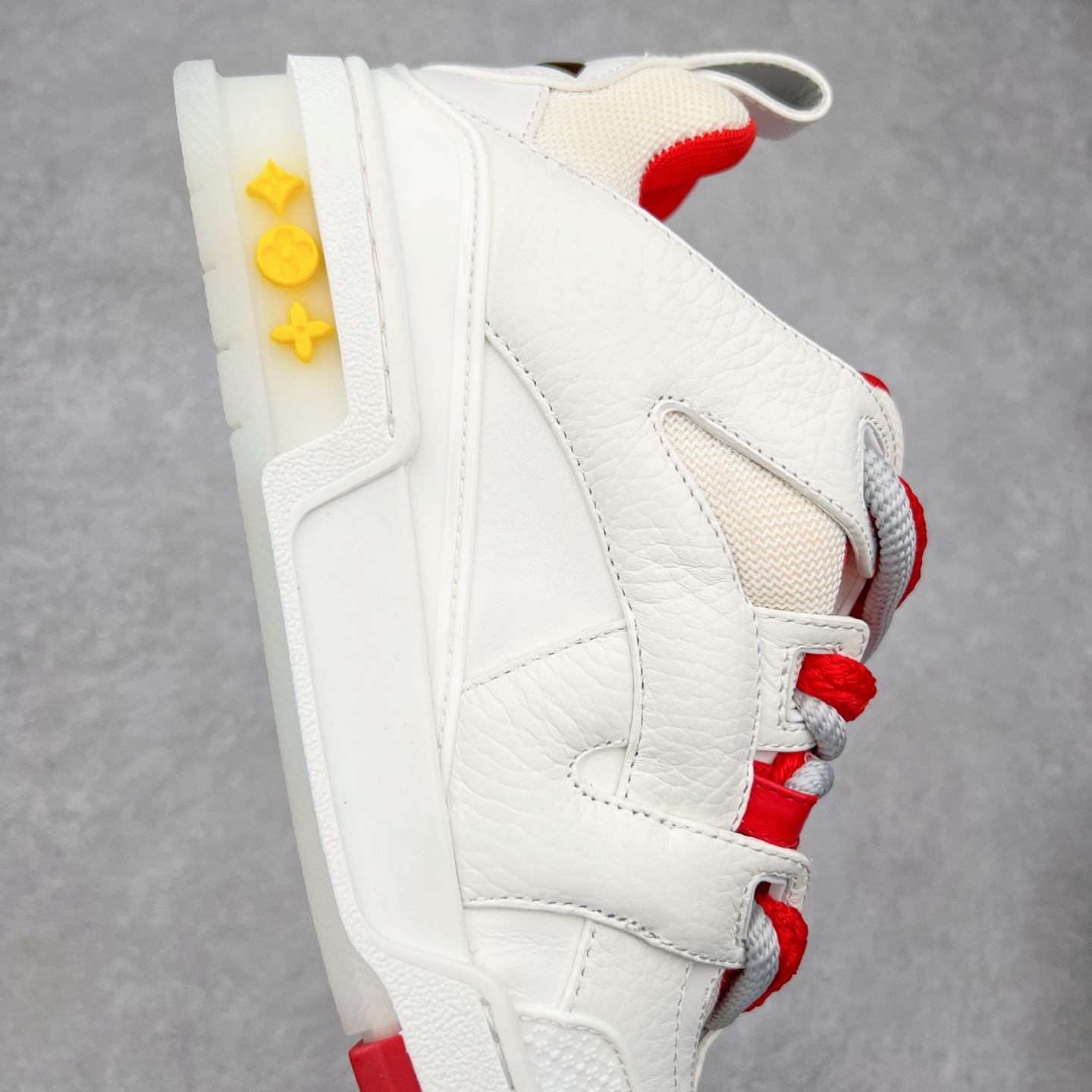 图片[6]-LV SKATE 系带经典时尚板鞋 路易威登 2023 Trainer系列面包鞋 专柜同步上线 小红书种草推荐 原版开模耗时研发 市面顶级版本 高端正确品质独家出货 各方面做工细节完全区别市场版本 原版私模大底 细节质感 无可挑剔 官网一致新版配套包装 区别市面错版 海淘代购版本 配齐专柜全套包装 独家开模外底嵌入胶内垫 穿着舒适！所有细节均和原版一致！尺码：39 40 41 42 43 44 45-选品中心