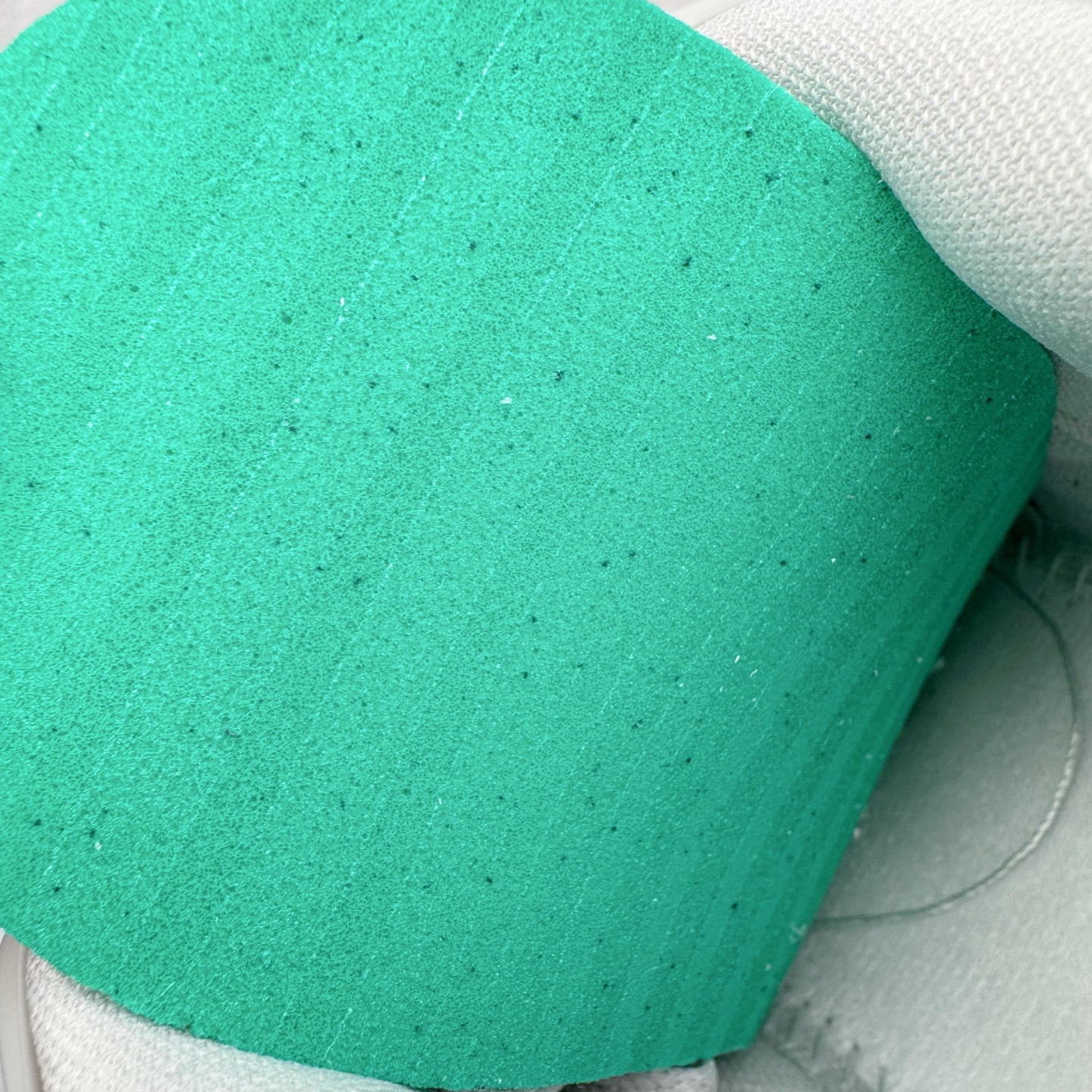 图片[11]-＃KZ纯原 Air Jordan AJ4 RM 重制版低帮复古篮球鞋 灰色 FQ7940-001 亲自操刀耗时半年巨作 全套原纸板楦头开发 确保原汁原味 完美呈现版型 一比一鞋头弧度高度鞋身弧度 原厂TPU 正确内里网布 菱角分明不变形无多余毛边 柔软性质感一致于原鞋 原厂织唛标 原厂飞人电绣工艺 尾指中部跳三针 独家绑鞋带手法 印刷中底布 四线拉帮 米色美纹纸贴合固定 进口港宝加持 后跟自然饱满 全鞋荧光划线卡点 追求极致完美 每一双都是工艺品 多重QC质检 超越公司货的品控标准 实实在在的免检产品 采用了低帮的设计 并保留了众多AJ4的经典元素 鞋身以皮革、麂皮材质拼接打造 AJ4经典的TPU材质延伸至后跟 增强鞋款稳定性 而鞋身侧面的网格设计则被取消 尾部的NIKE AIR标志也得到保留 并同时带有飞人logo 中底部分同样搭载了可视AIR气垫 鞋底采用米白色中底和外底呈现 为整个设计收尾 尺码：36 36.5 37.5 38 38.5 39 40 40.5 41 42 42.5 43 44 44.5 45 46 47.5-选品中心