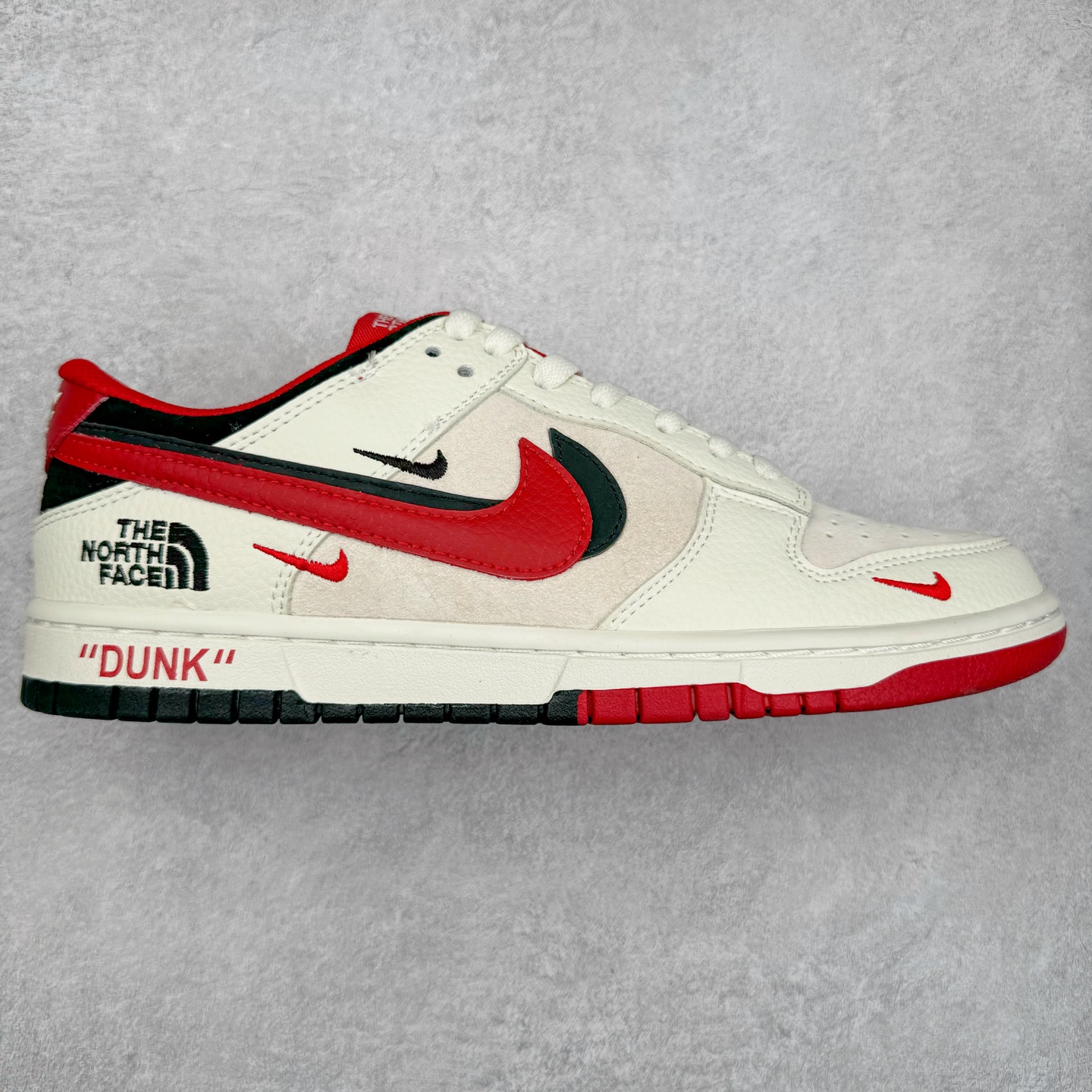 NK Dunk Low 定制配色 DJ2024-127 大厂出品 极力推荐 原装头层材料 独家版型蒸餾加工帶來的是更好的视觉和脚感体验大厂纯原品质出货 清洁度 电绣工艺 皮料切割干净无任何毛边 细节完美 尺码：36 36.5 37.5 38 38.5 39 40 40.5 41 42 42.5 43 44 44.5 45-选品中心