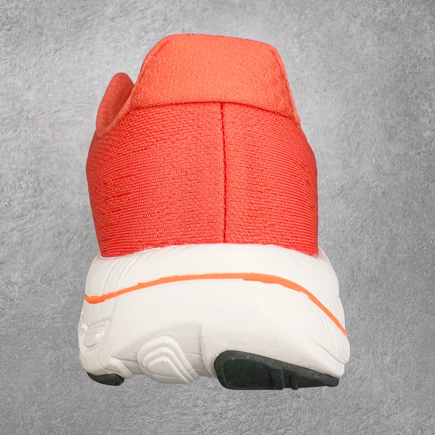 图片[8]-New Balance Fresh Foam X Vongo NB新百伦 V6系列低帮轻量化厚底健身休闲运动慢跑鞋 原楦原纸版开发#采用一体式工程网眼鞋面及热熔Logo细节#中底嵌入Fresh Foam X 中底轻量化泡沫技术#组合防滑耐磨橡胶外底片❗️更厚更弹,NB舒适健步跑鞋!近赏｜无论是日常慢跑，还是City Walk，它都可轻松应对提起今年最流行的事情，想必在你所在的城市来一段City Walk，带给你久违的松弛感、治愈你柔软的需要的New Balance NB Vongo v6顶级稳定支撑跑鞋 | Vongo v6是New Balance顶级稳定支撑训练鞋，稳定性出色，功能强大，舒适度高。中底使用的是NB最新的Fresh Foam X泡棉，内嵌一款TPU板，增加稳定性。可以进行日常长距离训练。尺码：36 37 37.5 38 38.5 39.5 40 40.5 41.5 42 42.5 43 44 45-选品中心