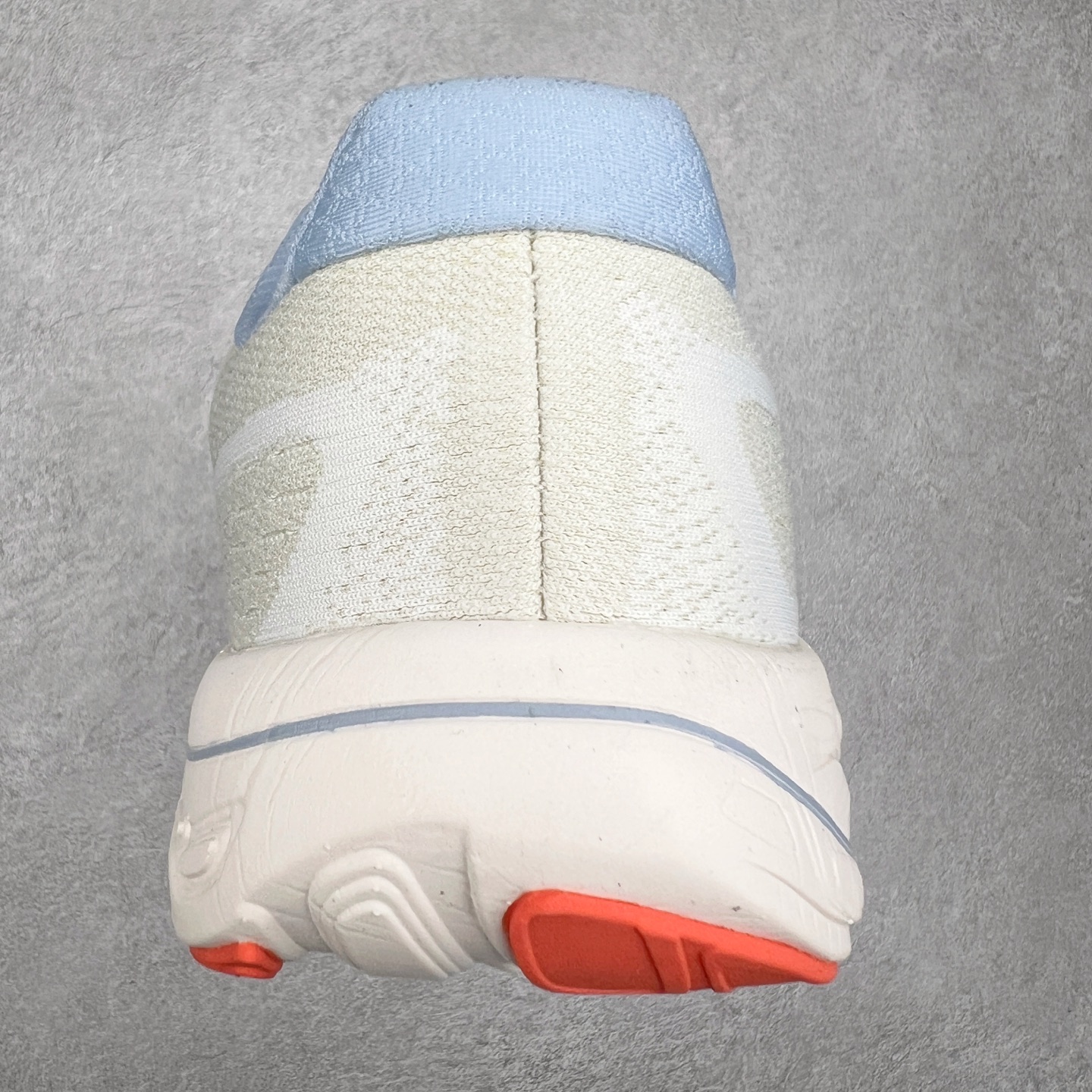 图片[8]-New Balance Fresh Foam X Vongo NB新百伦 V6系列低帮轻量化厚底健身休闲运动慢跑鞋 原楦原纸版开发#采用一体式工程网眼鞋面及热熔Logo细节#中底嵌入Fresh Foam X 中底轻量化泡沫技术#组合防滑耐磨橡胶外底片❗️更厚更弹,NB舒适健步跑鞋!近赏｜无论是日常慢跑，还是City Walk，它都可轻松应对提起今年最流行的事情，想必在你所在的城市来一段City Walk，带给你久违的松弛感、治愈你柔软的需要的New Balance NB Vongo v6顶级稳定支撑跑鞋 | Vongo v6是New Balance顶级稳定支撑训练鞋，稳定性出色，功能强大，舒适度高。中底使用的是NB最新的Fresh Foam X泡棉，内嵌一款TPU板，增加稳定性。可以进行日常长距离训练。尺码：36 37 37.5 38 38.5 39.5 40 40.5 41.5 42 42.5 43 44 45-选品中心