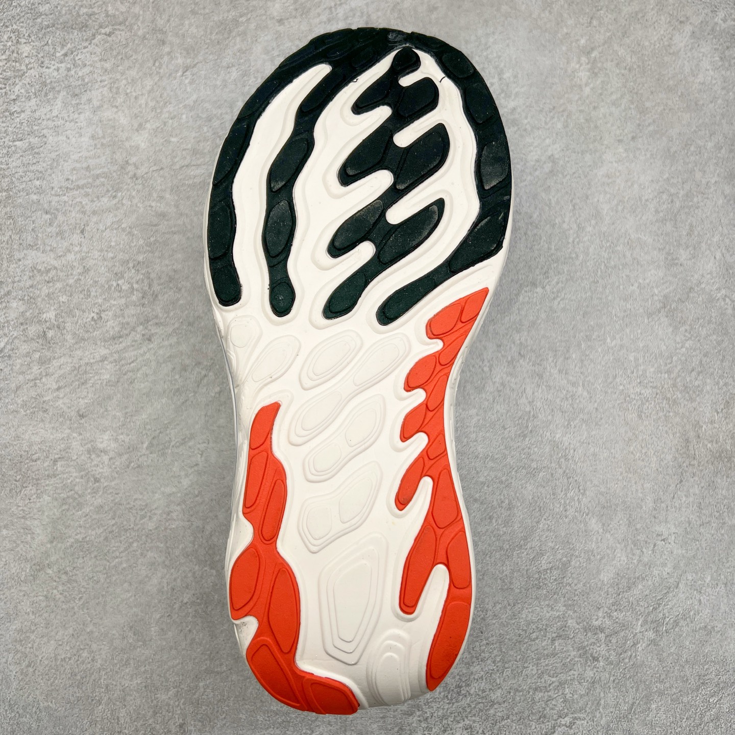 图片[9]-New Balance Fresh Foam X Vongo NB新百伦 V6系列低帮轻量化厚底健身休闲运动慢跑鞋 原楦原纸版开发#采用一体式工程网眼鞋面及热熔Logo细节#中底嵌入Fresh Foam X 中底轻量化泡沫技术#组合防滑耐磨橡胶外底片❗️更厚更弹,NB舒适健步跑鞋!近赏｜无论是日常慢跑，还是City Walk，它都可轻松应对提起今年最流行的事情，想必在你所在的城市来一段City Walk，带给你久违的松弛感、治愈你柔软的需要的New Balance NB Vongo v6顶级稳定支撑跑鞋 | Vongo v6是New Balance顶级稳定支撑训练鞋，稳定性出色，功能强大，舒适度高。中底使用的是NB最新的Fresh Foam X泡棉，内嵌一款TPU板，增加稳定性。可以进行日常长距离训练。尺码：36 37 37.5 38 38.5 39.5 40 40.5 41.5 42 42.5 43 44 45-选品中心