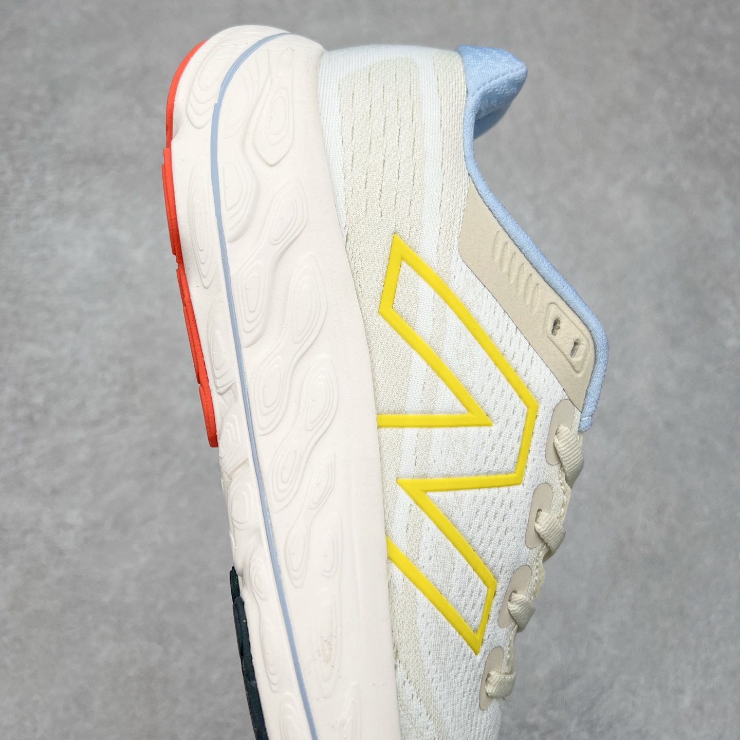 图片[6]-New Balance Fresh Foam X Vongo NB新百伦 V6系列低帮轻量化厚底健身休闲运动慢跑鞋 原楦原纸版开发#采用一体式工程网眼鞋面及热熔Logo细节#中底嵌入Fresh Foam X 中底轻量化泡沫技术#组合防滑耐磨橡胶外底片❗️更厚更弹,NB舒适健步跑鞋!近赏｜无论是日常慢跑，还是City Walk，它都可轻松应对提起今年最流行的事情，想必在你所在的城市来一段City Walk，带给你久违的松弛感、治愈你柔软的需要的New Balance NB Vongo v6顶级稳定支撑跑鞋 | Vongo v6是New Balance顶级稳定支撑训练鞋，稳定性出色，功能强大，舒适度高。中底使用的是NB最新的Fresh Foam X泡棉，内嵌一款TPU板，增加稳定性。可以进行日常长距离训练。尺码：36 37 37.5 38 38.5 39.5 40 40.5 41.5 42 42.5 43 44 45-选品中心