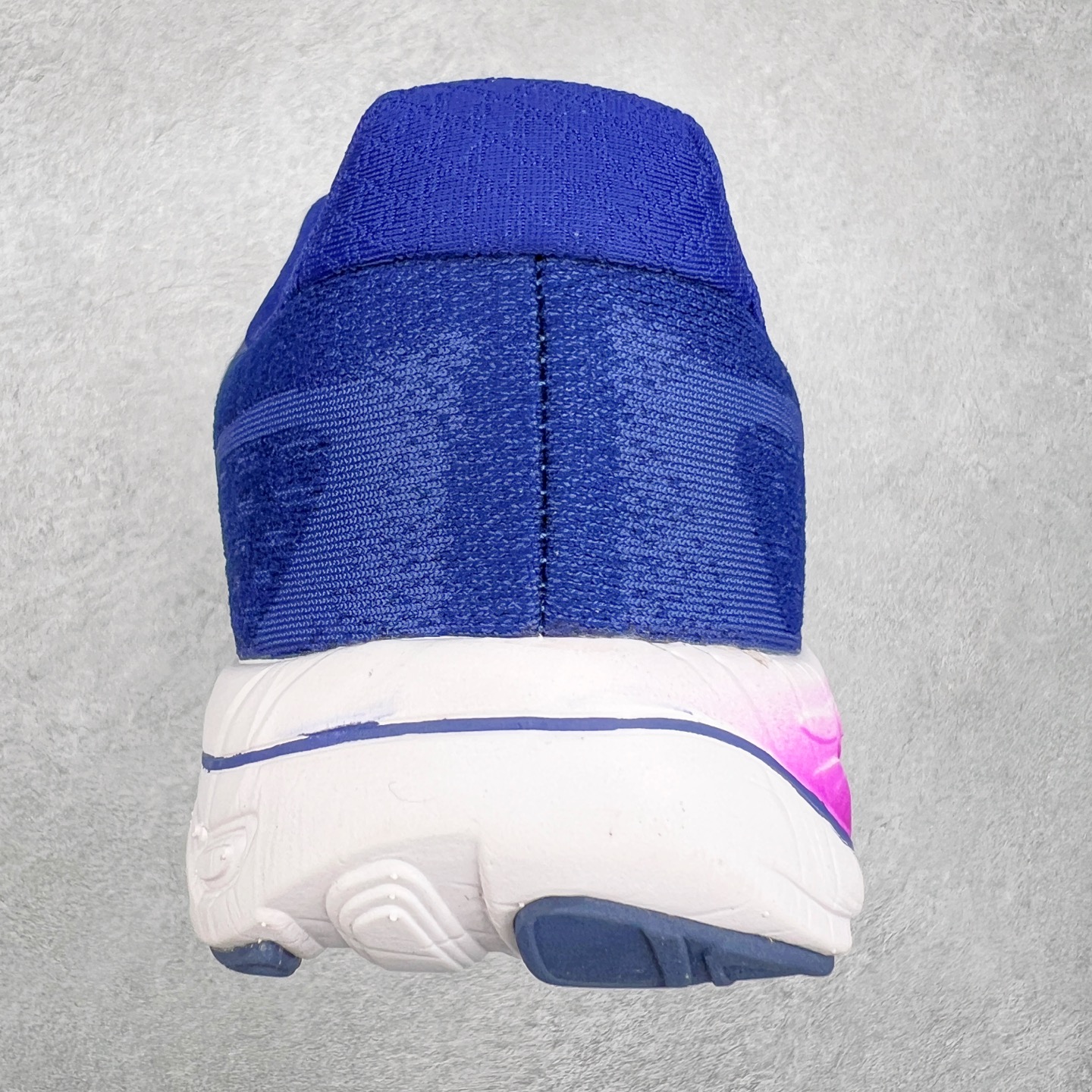 图片[8]-New Balance Fresh Foam X Vongo NB新百伦 V6系列低帮轻量化厚底健身休闲运动慢跑鞋 原楦原纸版开发#采用一体式工程网眼鞋面及热熔Logo细节#中底嵌入Fresh Foam X 中底轻量化泡沫技术#组合防滑耐磨橡胶外底片❗️更厚更弹,NB舒适健步跑鞋!近赏｜无论是日常慢跑，还是City Walk，它都可轻松应对提起今年最流行的事情，想必在你所在的城市来一段City Walk，带给你久违的松弛感、治愈你柔软的需要的New Balance NB Vongo v6顶级稳定支撑跑鞋 | Vongo v6是New Balance顶级稳定支撑训练鞋，稳定性出色，功能强大，舒适度高。中底使用的是NB最新的Fresh Foam X泡棉，内嵌一款TPU板，增加稳定性。可以进行日常长距离训练。尺码：36 37 37.5 38 38.5 39.5 40 40.5 41.5 42 42.5 43 44 45-选品中心