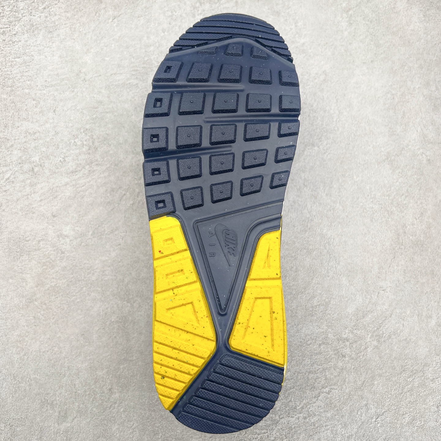 图片[9]-NK Air Max Correlate 关联系列低帮气垫百搭休闲运动慢跑鞋 580518 选用网眼鞋面 脚感舒适透气 鞋舌、鞋侧及后跟处饰有品牌标识 简约大气又时尚 采用经典系带开合方式 可自由调节松紧度 泡棉中底搭载Max Air气垫 具有良好的回弹性及缓震性能 橡胶外底可防滑耐磨 提升抓地力 尺码：36 36.5 37.5 38 38.5 39 40 40.5 41 42-选品中心