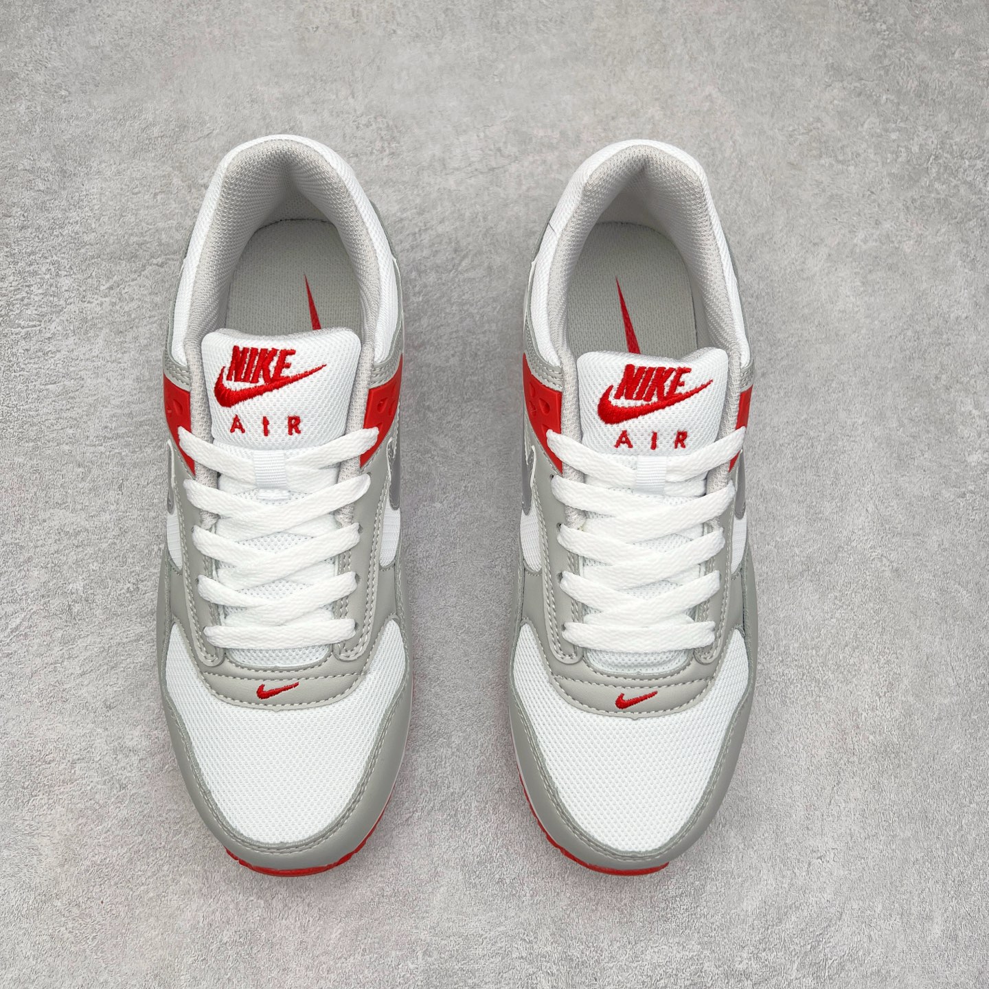 图片[2]-NK Air Max Correlate 关联系列低帮气垫百搭休闲运动慢跑鞋 580518 选用网眼鞋面 脚感舒适透气 鞋舌、鞋侧及后跟处饰有品牌标识 简约大气又时尚 采用经典系带开合方式 可自由调节松紧度 泡棉中底搭载Max Air气垫 具有良好的回弹性及缓震性能 橡胶外底可防滑耐磨 提升抓地力 尺码：36 36.5 37.5 38 38.5 39 40 40.5 41 42-选品中心