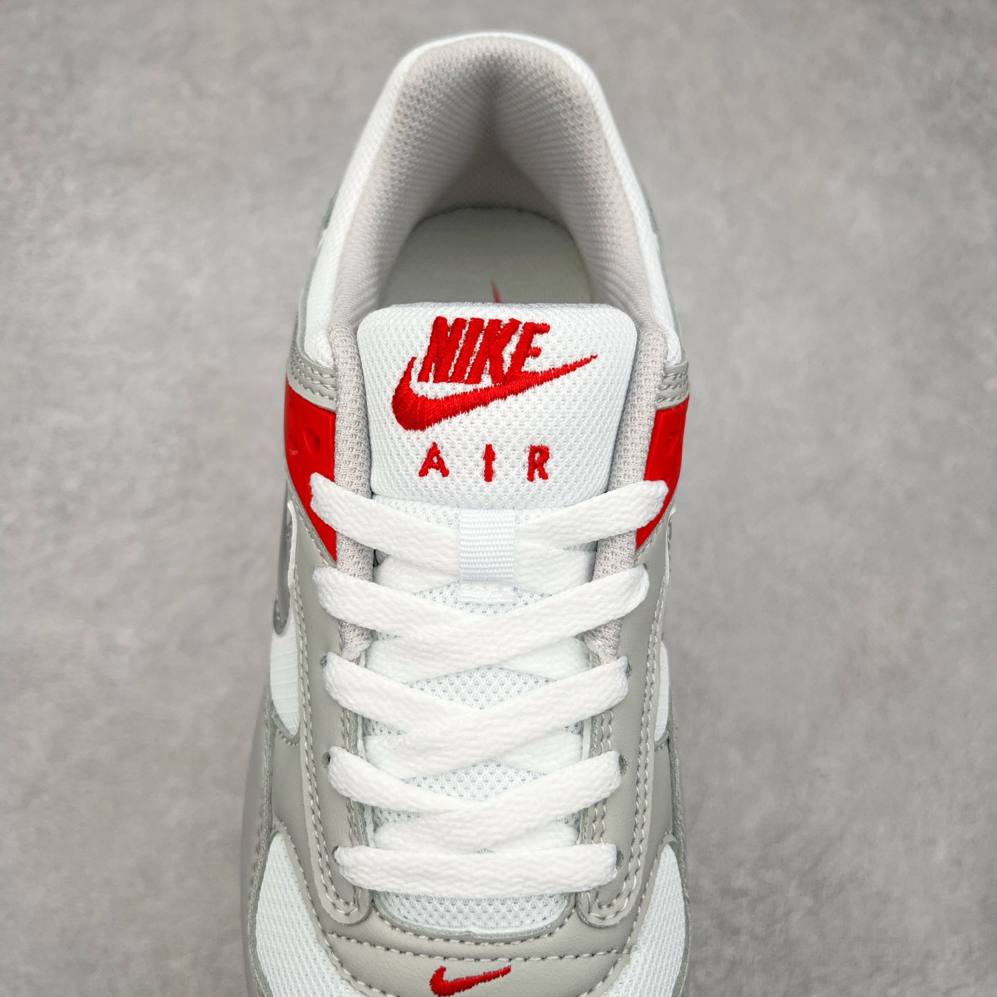 图片[5]-NK Air Max Correlate 关联系列低帮气垫百搭休闲运动慢跑鞋 580518 选用网眼鞋面 脚感舒适透气 鞋舌、鞋侧及后跟处饰有品牌标识 简约大气又时尚 采用经典系带开合方式 可自由调节松紧度 泡棉中底搭载Max Air气垫 具有良好的回弹性及缓震性能 橡胶外底可防滑耐磨 提升抓地力 尺码：36 36.5 37.5 38 38.5 39 40 40.5 41 42-选品中心