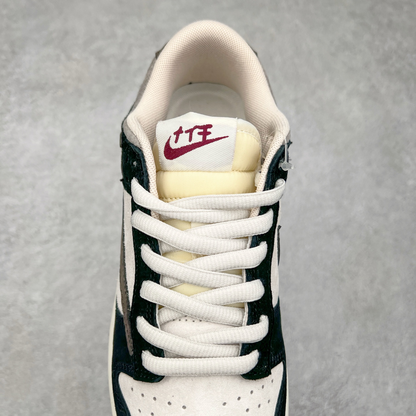 图片[5]-＃纯原福利 NK Dunk Low 定制系列配色 无原鞋不开发 全系列得物原鞋一比一校对开发 配色持续更新中 终端对接 优势输出 全套原厂楦头原纸板数据档案倾力打造 原汁原味莞产 极致还原 圈内最强针车工艺 高端零售指定版 广东原厂配套原盒原标 鞋盒分三个尺码段 原厂冲刀 超高清洁度 全鞋零毛边皮料切割 采用原厂百宏鞋带以及原厂百宏织唛舌标 内标可供原厂几率过验 进口原装条纹中底布 四线拉帮白色点胶 原厂拉帮手法遵循公司 原厂电绣 极致还原 尺码：36 36.5 37.5 38 38.5 39 40 40.5 41 42 42.5 43 44 44.5 45 46 47.5-选品中心