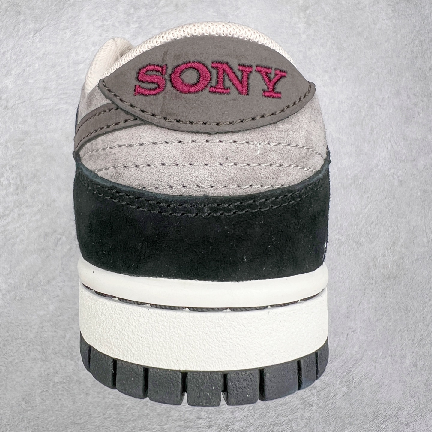 图片[8]-＃纯原福利 NK Dunk Low 定制系列配色 无原鞋不开发 全系列得物原鞋一比一校对开发 配色持续更新中 终端对接 优势输出 全套原厂楦头原纸板数据档案倾力打造 原汁原味莞产 极致还原 圈内最强针车工艺 高端零售指定版 广东原厂配套原盒原标 鞋盒分三个尺码段 原厂冲刀 超高清洁度 全鞋零毛边皮料切割 采用原厂百宏鞋带以及原厂百宏织唛舌标 内标可供原厂几率过验 进口原装条纹中底布 四线拉帮白色点胶 原厂拉帮手法遵循公司 原厂电绣 极致还原 尺码：36 36.5 37.5 38 38.5 39 40 40.5 41 42 42.5 43 44 44.5 45 46 47.5-选品中心