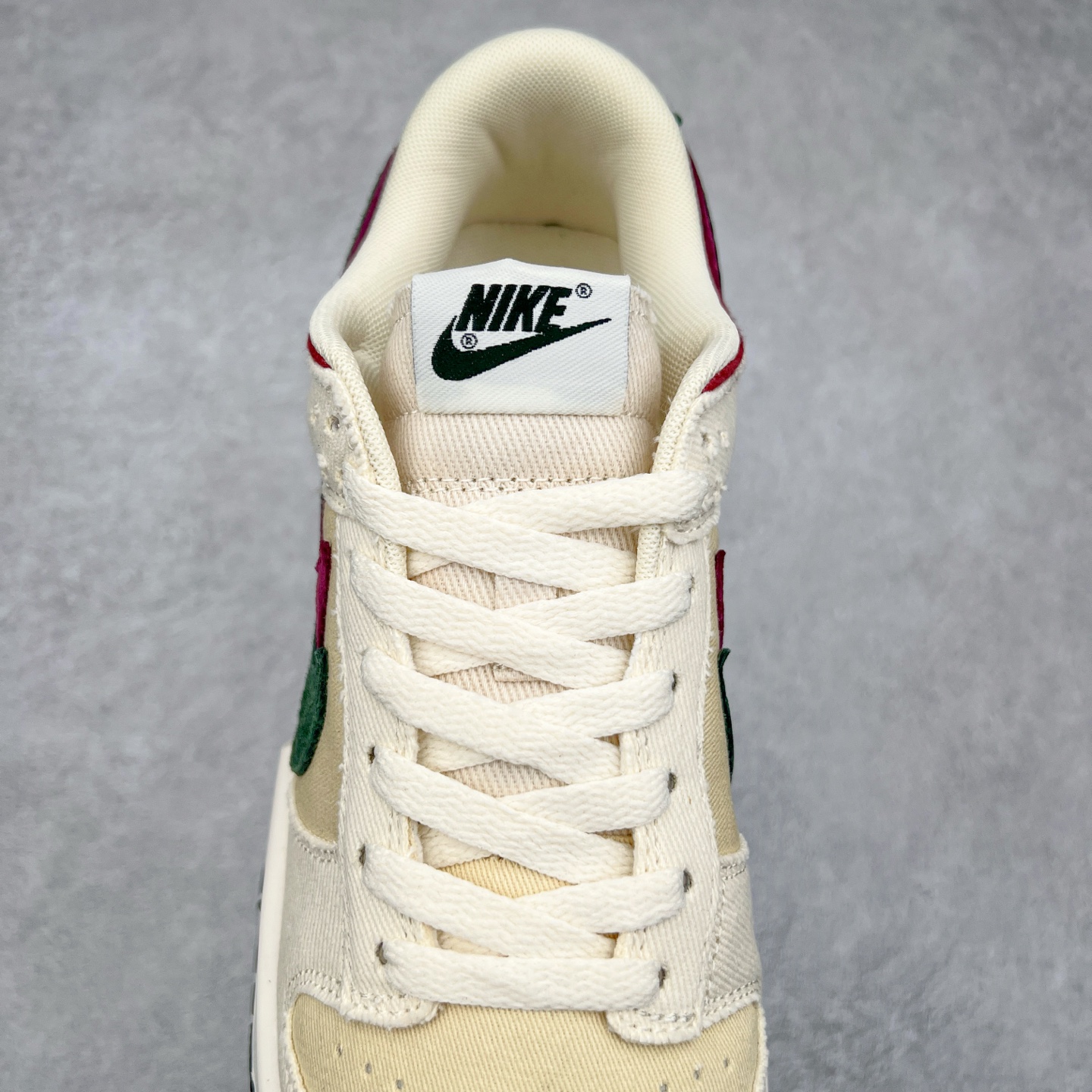 图片[5]-＃纯原福利 NK Dunk Low 定制系列配色 无原鞋不开发 全系列得物原鞋一比一校对开发 配色持续更新中 终端对接 优势输出 全套原厂楦头原纸板数据档案倾力打造 原汁原味莞产 极致还原 圈内最强针车工艺 高端零售指定版 广东原厂配套原盒原标 鞋盒分三个尺码段 原厂冲刀 超高清洁度 全鞋零毛边皮料切割 采用原厂百宏鞋带以及原厂百宏织唛舌标 内标可供原厂几率过验 进口原装条纹中底布 四线拉帮白色点胶 原厂拉帮手法遵循公司 原厂电绣 极致还原 尺码：36 36.5 37.5 38 38.5 39 40 40.5 41 42 42.5 43 44 44.5 45 46 47.5-选品中心