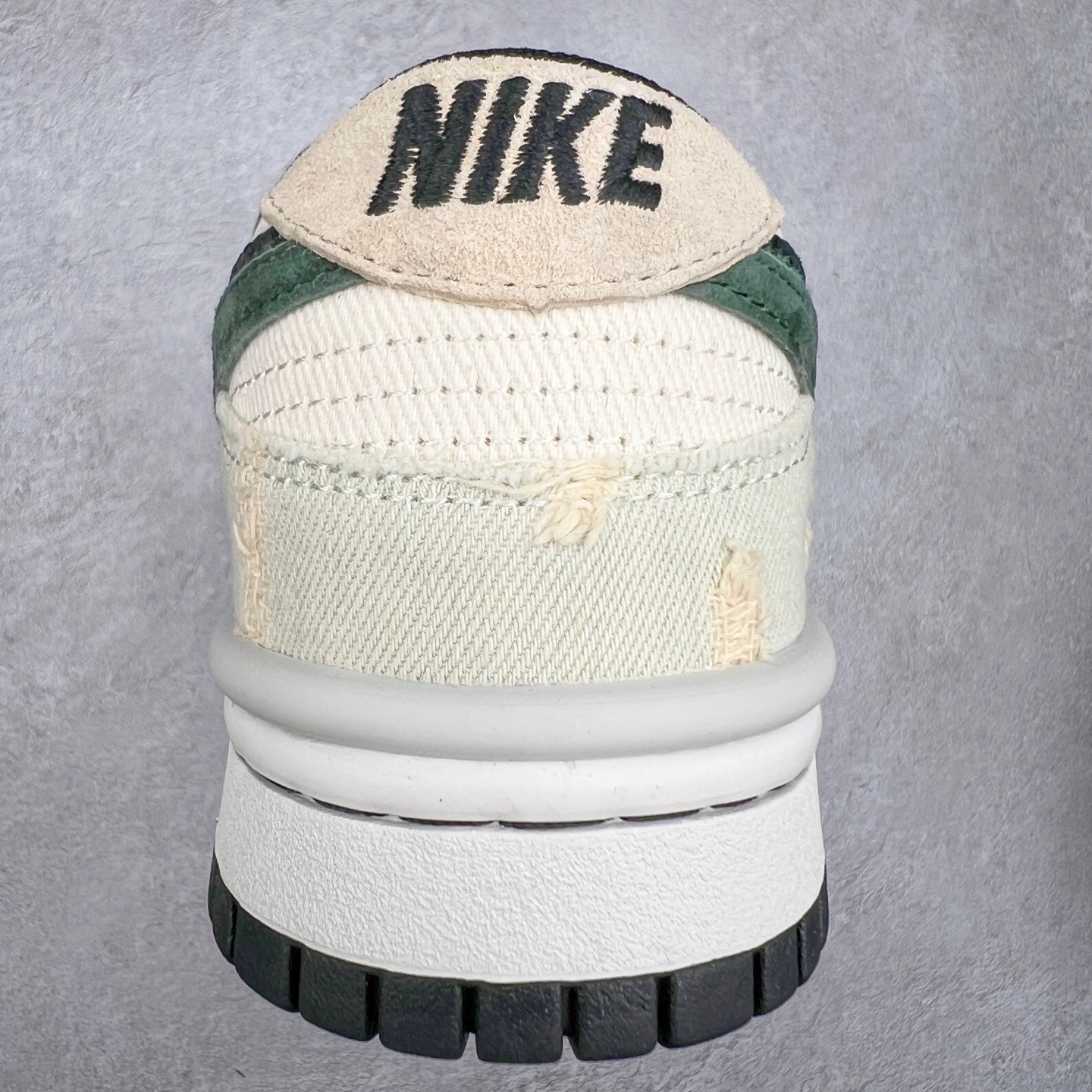 图片[8]-＃纯原福利 NK Dunk Low 定制系列配色 无原鞋不开发 全系列得物原鞋一比一校对开发 配色持续更新中 终端对接 优势输出 全套原厂楦头原纸板数据档案倾力打造 原汁原味莞产 极致还原 圈内最强针车工艺 高端零售指定版 广东原厂配套原盒原标 鞋盒分三个尺码段 原厂冲刀 超高清洁度 全鞋零毛边皮料切割 采用原厂百宏鞋带以及原厂百宏织唛舌标 内标可供原厂几率过验 进口原装条纹中底布 四线拉帮白色点胶 原厂拉帮手法遵循公司 原厂电绣 极致还原 尺码：36 36.5 37.5 38 38.5 39 40 40.5 41 42 42.5 43 44 44.5 45 46 47.5-选品中心