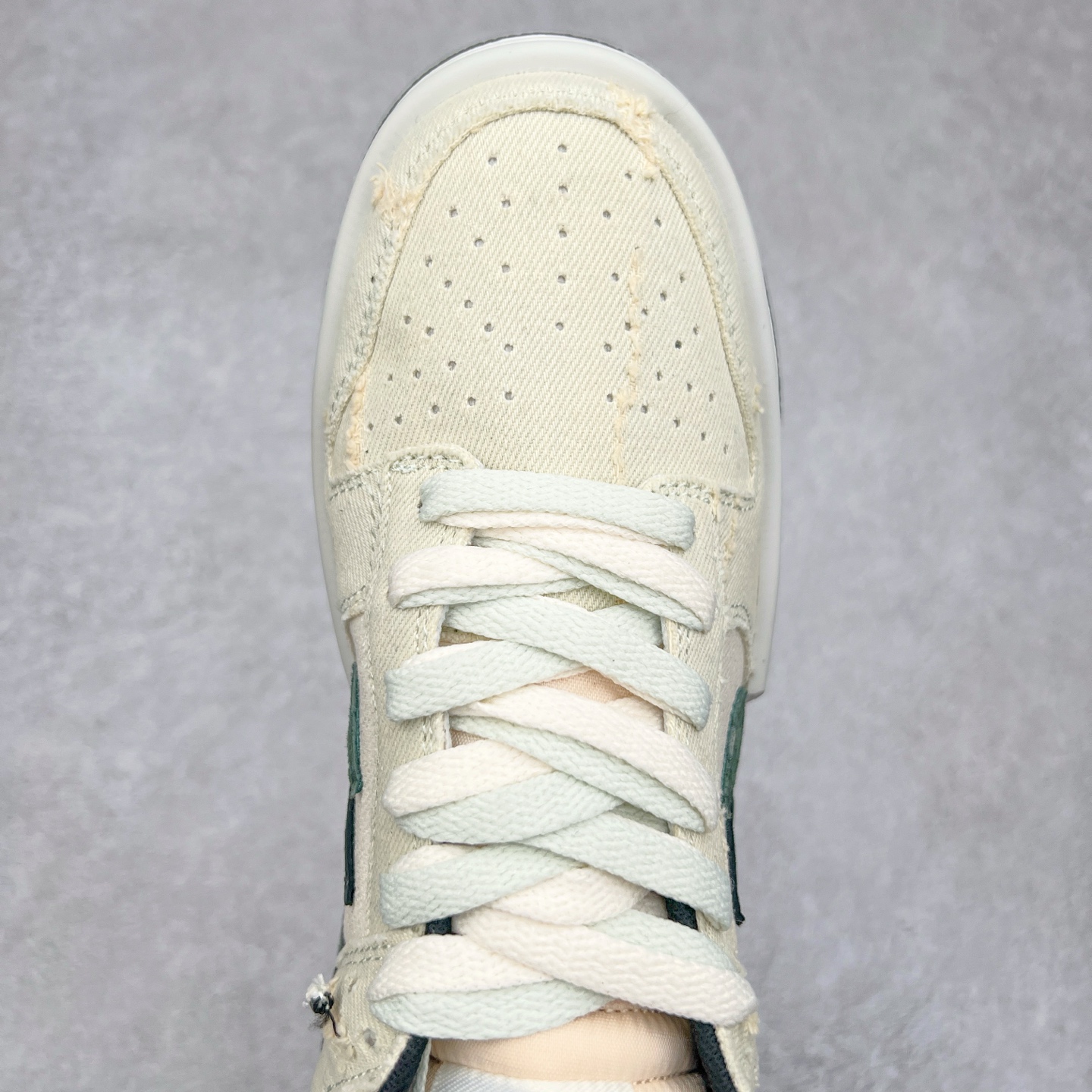 图片[4]-＃纯原福利 NK Dunk Low 定制系列配色 无原鞋不开发 全系列得物原鞋一比一校对开发 配色持续更新中 终端对接 优势输出 全套原厂楦头原纸板数据档案倾力打造 原汁原味莞产 极致还原 圈内最强针车工艺 高端零售指定版 广东原厂配套原盒原标 鞋盒分三个尺码段 原厂冲刀 超高清洁度 全鞋零毛边皮料切割 采用原厂百宏鞋带以及原厂百宏织唛舌标 内标可供原厂几率过验 进口原装条纹中底布 四线拉帮白色点胶 原厂拉帮手法遵循公司 原厂电绣 极致还原 尺码：36 36.5 37.5 38 38.5 39 40 40.5 41 42 42.5 43 44 44.5 45 46 47.5-选品中心