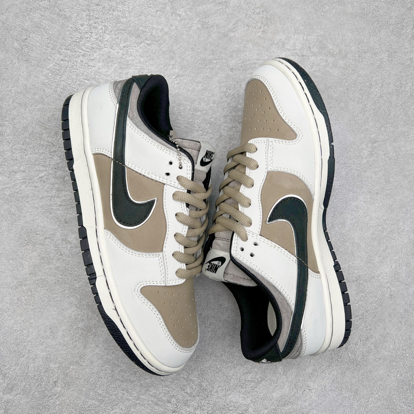 图片[3]-＃纯原福利 NK Dunk Low 定制系列配色 无原鞋不开发 全系列得物原鞋一比一校对开发 配色持续更新中 终端对接 优势输出 全套原厂楦头原纸板数据档案倾力打造 原汁原味莞产 极致还原 圈内最强针车工艺 高端零售指定版 广东原厂配套原盒原标 鞋盒分三个尺码段 原厂冲刀 超高清洁度 全鞋零毛边皮料切割 采用原厂百宏鞋带以及原厂百宏织唛舌标 内标可供原厂几率过验 进口原装条纹中底布 四线拉帮白色点胶 原厂拉帮手法遵循公司 原厂电绣 极致还原 尺码：36 36.5 37.5 38 38.5 39 40 40.5 41 42 42.5 43 44 44.5 45 46 47.5-选品中心