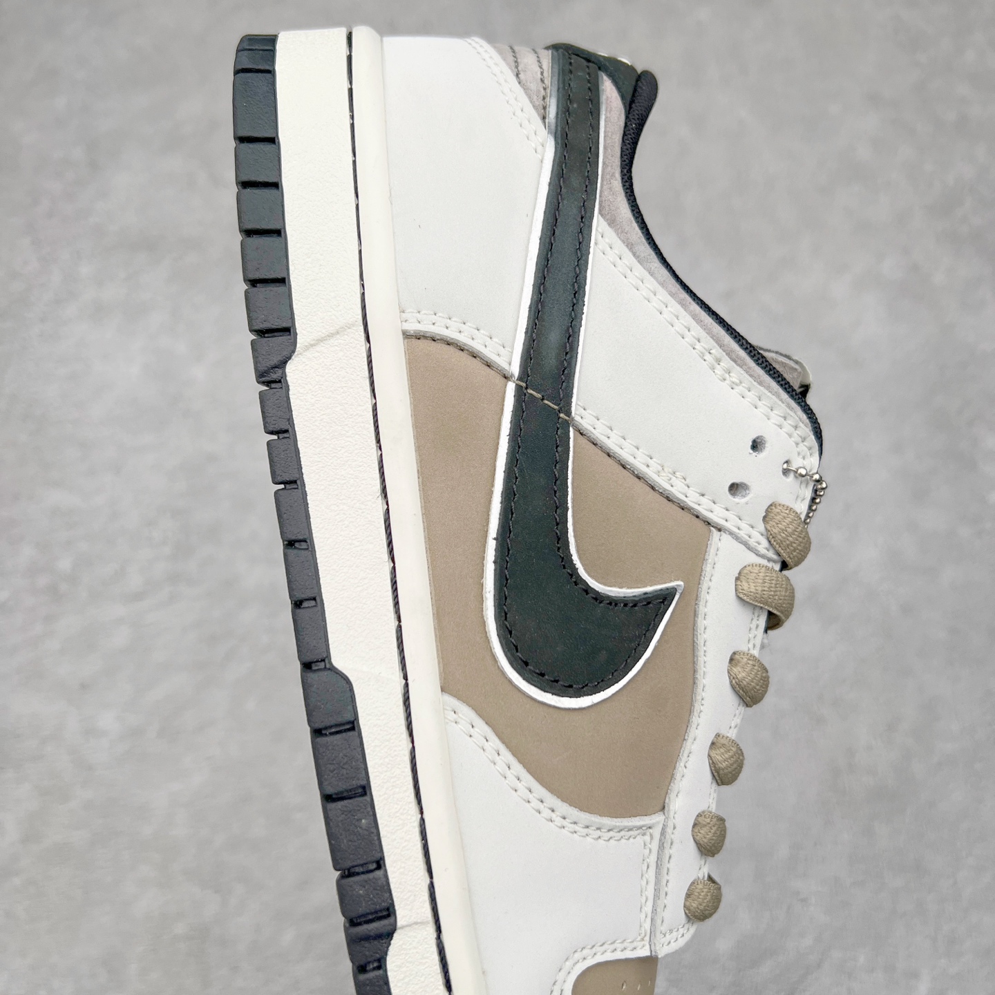 图片[6]-＃纯原福利 NK Dunk Low 定制系列配色 无原鞋不开发 全系列得物原鞋一比一校对开发 配色持续更新中 终端对接 优势输出 全套原厂楦头原纸板数据档案倾力打造 原汁原味莞产 极致还原 圈内最强针车工艺 高端零售指定版 广东原厂配套原盒原标 鞋盒分三个尺码段 原厂冲刀 超高清洁度 全鞋零毛边皮料切割 采用原厂百宏鞋带以及原厂百宏织唛舌标 内标可供原厂几率过验 进口原装条纹中底布 四线拉帮白色点胶 原厂拉帮手法遵循公司 原厂电绣 极致还原 尺码：36 36.5 37.5 38 38.5 39 40 40.5 41 42 42.5 43 44 44.5 45 46 47.5-选品中心