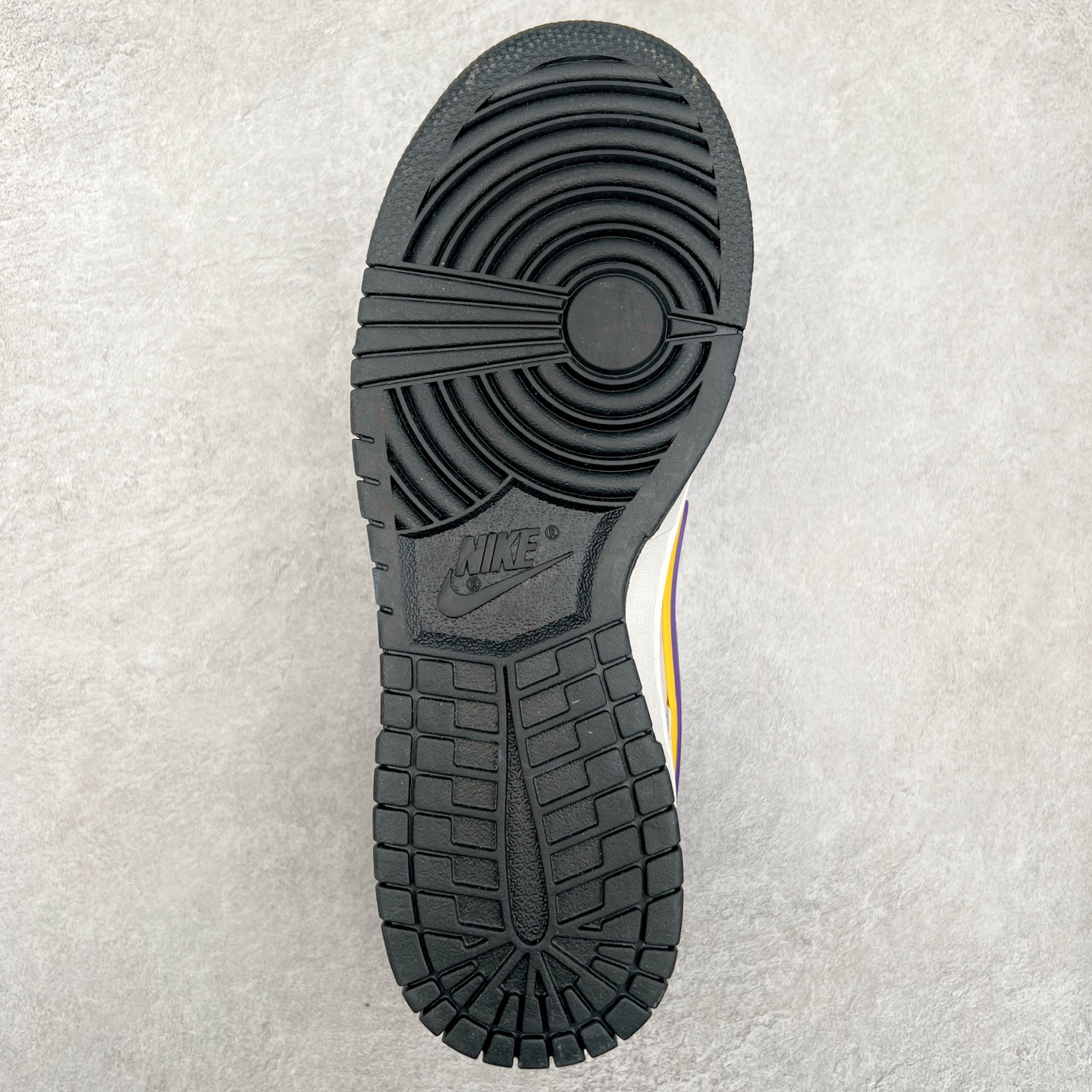 图片[9]-＃纯原福利 NK Dunk Low 定制系列配色 无原鞋不开发 全系列得物原鞋一比一校对开发 配色持续更新中 终端对接 优势输出 全套原厂楦头原纸板数据档案倾力打造 原汁原味莞产 极致还原 圈内最强针车工艺 高端零售指定版 广东原厂配套原盒原标 鞋盒分三个尺码段 原厂冲刀 超高清洁度 全鞋零毛边皮料切割 采用原厂百宏鞋带以及原厂百宏织唛舌标 内标可供原厂几率过验 进口原装条纹中底布 四线拉帮白色点胶 原厂拉帮手法遵循公司 原厂电绣 极致还原 尺码：36 36.5 37.5 38 38.5 39 40 40.5 41 42 42.5 43 44 44.5 45 46 47.5-选品中心