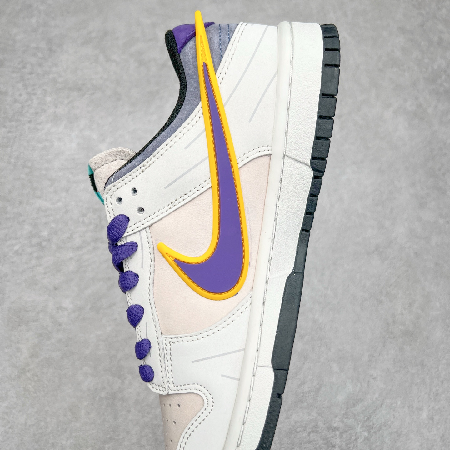 图片[7]-＃纯原福利 NK Dunk Low 定制系列配色 无原鞋不开发 全系列得物原鞋一比一校对开发 配色持续更新中 终端对接 优势输出 全套原厂楦头原纸板数据档案倾力打造 原汁原味莞产 极致还原 圈内最强针车工艺 高端零售指定版 广东原厂配套原盒原标 鞋盒分三个尺码段 原厂冲刀 超高清洁度 全鞋零毛边皮料切割 采用原厂百宏鞋带以及原厂百宏织唛舌标 内标可供原厂几率过验 进口原装条纹中底布 四线拉帮白色点胶 原厂拉帮手法遵循公司 原厂电绣 极致还原 尺码：36 36.5 37.5 38 38.5 39 40 40.5 41 42 42.5 43 44 44.5 45 46 47.5-选品中心