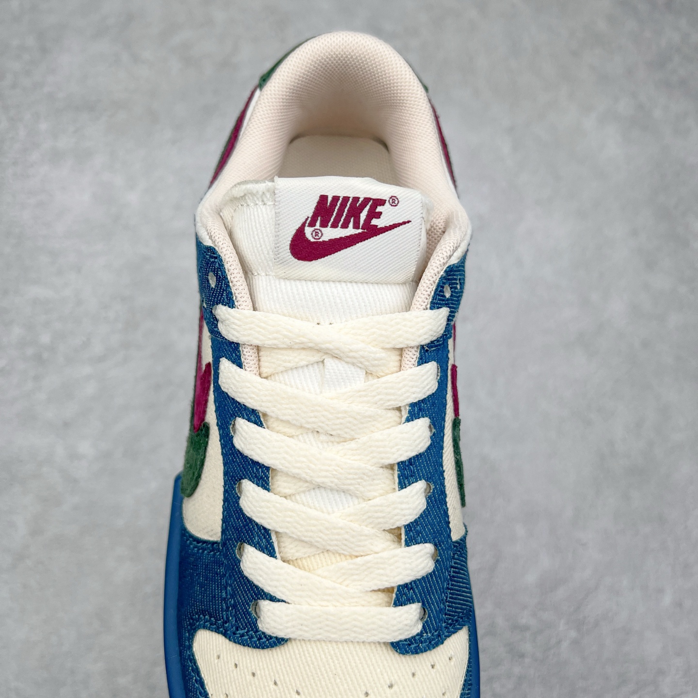 图片[5]-＃纯原福利 NK Dunk Low 定制系列配色 无原鞋不开发 全系列得物原鞋一比一校对开发 配色持续更新中 终端对接 优势输出 全套原厂楦头原纸板数据档案倾力打造 原汁原味莞产 极致还原 圈内最强针车工艺 高端零售指定版 广东原厂配套原盒原标 鞋盒分三个尺码段 原厂冲刀 超高清洁度 全鞋零毛边皮料切割 采用原厂百宏鞋带以及原厂百宏织唛舌标 内标可供原厂几率过验 进口原装条纹中底布 四线拉帮白色点胶 原厂拉帮手法遵循公司 原厂电绣 极致还原 尺码：36 36.5 37.5 38 38.5 39 40 40.5 41 42 42.5 43 44 44.5 45 46 47.5-选品中心