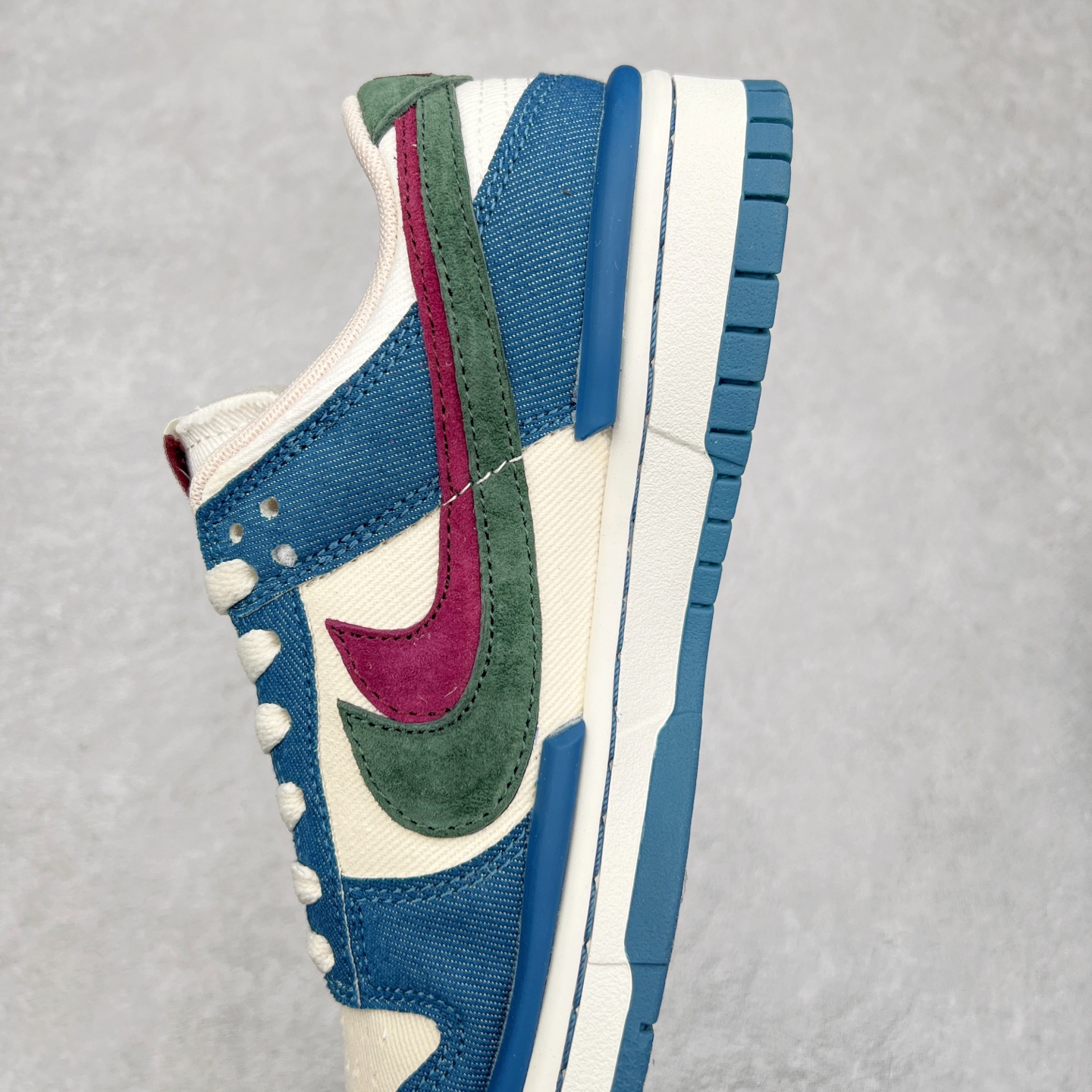 图片[7]-＃纯原福利 NK Dunk Low 定制系列配色 无原鞋不开发 全系列得物原鞋一比一校对开发 配色持续更新中 终端对接 优势输出 全套原厂楦头原纸板数据档案倾力打造 原汁原味莞产 极致还原 圈内最强针车工艺 高端零售指定版 广东原厂配套原盒原标 鞋盒分三个尺码段 原厂冲刀 超高清洁度 全鞋零毛边皮料切割 采用原厂百宏鞋带以及原厂百宏织唛舌标 内标可供原厂几率过验 进口原装条纹中底布 四线拉帮白色点胶 原厂拉帮手法遵循公司 原厂电绣 极致还原 尺码：36 36.5 37.5 38 38.5 39 40 40.5 41 42 42.5 43 44 44.5 45 46 47.5-选品中心