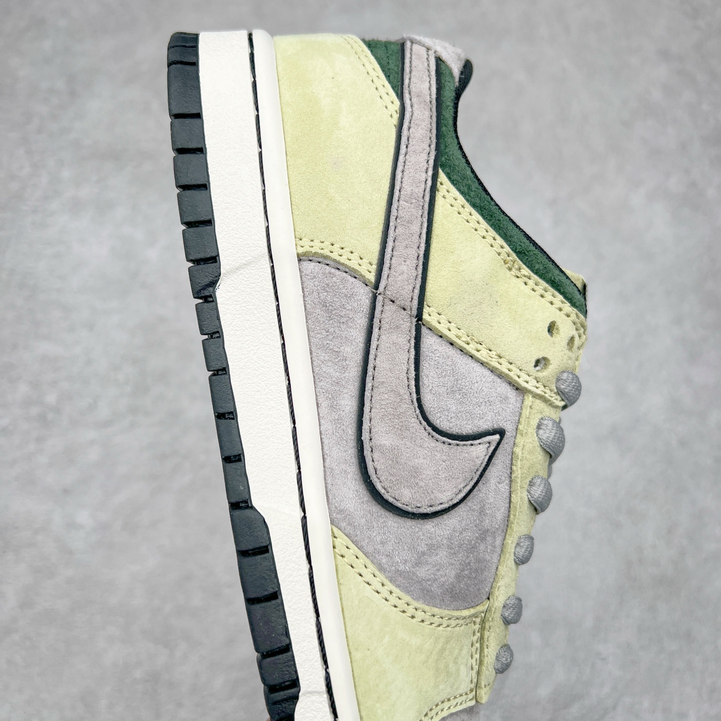 图片[6]-＃纯原福利 NK Dunk Low 定制系列配色 无原鞋不开发 全系列得物原鞋一比一校对开发 配色持续更新中 终端对接 优势输出 全套原厂楦头原纸板数据档案倾力打造 原汁原味莞产 极致还原 圈内最强针车工艺 高端零售指定版 广东原厂配套原盒原标 鞋盒分三个尺码段 原厂冲刀 超高清洁度 全鞋零毛边皮料切割 采用原厂百宏鞋带以及原厂百宏织唛舌标 内标可供原厂几率过验 进口原装条纹中底布 四线拉帮白色点胶 原厂拉帮手法遵循公司 原厂电绣 极致还原 尺码：36 36.5 37.5 38 38.5 39 40 40.5 41 42 42.5 43 44 44.5 45 46 47.5-选品中心