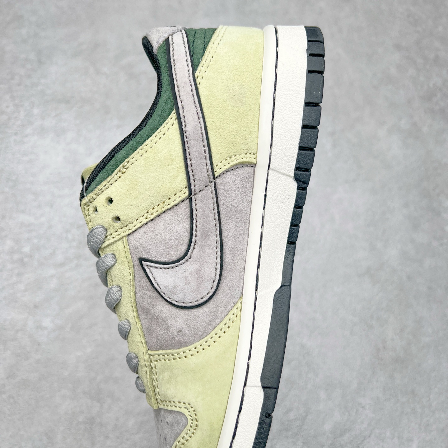 图片[7]-＃纯原福利 NK Dunk Low 定制系列配色 无原鞋不开发 全系列得物原鞋一比一校对开发 配色持续更新中 终端对接 优势输出 全套原厂楦头原纸板数据档案倾力打造 原汁原味莞产 极致还原 圈内最强针车工艺 高端零售指定版 广东原厂配套原盒原标 鞋盒分三个尺码段 原厂冲刀 超高清洁度 全鞋零毛边皮料切割 采用原厂百宏鞋带以及原厂百宏织唛舌标 内标可供原厂几率过验 进口原装条纹中底布 四线拉帮白色点胶 原厂拉帮手法遵循公司 原厂电绣 极致还原 尺码：36 36.5 37.5 38 38.5 39 40 40.5 41 42 42.5 43 44 44.5 45 46 47.5-选品中心