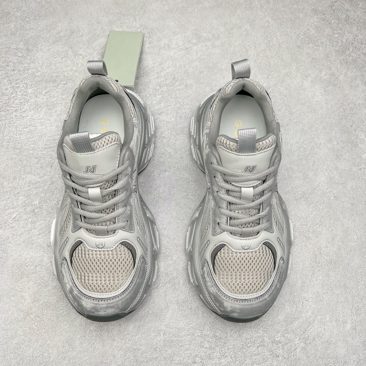 图片[2]-GG-CC赵露思同款休闲运动厚底增高老爹鞋 广东大厂出品 原版正确大底 全新工艺升级 全套包装 配件齐全 区别市面所有版本 时髦look轻松定格 不费力展现率性氛围 高档银盒 3M反光酷帅机能风不规则设计+7cm增高厚底 大长腿既视感轻松拿捏 GGCC厚底增高简直就是小个子的快乐! 不管怎么搭都敲好看 尺码：35 36 37 38 39 40-选品中心