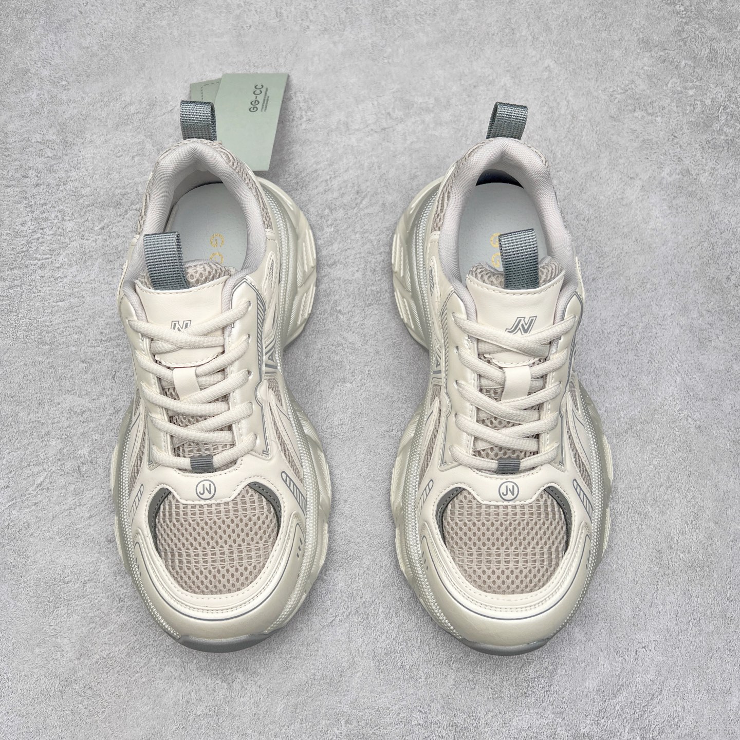 图片[2]-GG-CC赵露思同款休闲运动厚底增高老爹鞋 广东大厂出品 原版正确大底 全新工艺升级 全套包装 配件齐全 区别市面所有版本 时髦look轻松定格 不费力展现率性氛围 高档银盒 3M反光酷帅机能风不规则设计+7cm增高厚底 大长腿既视感轻松拿捏 GGCC厚底增高简直就是小个子的快乐! 不管怎么搭都敲好看 尺码：35 36 37 38 39 40-选品中心