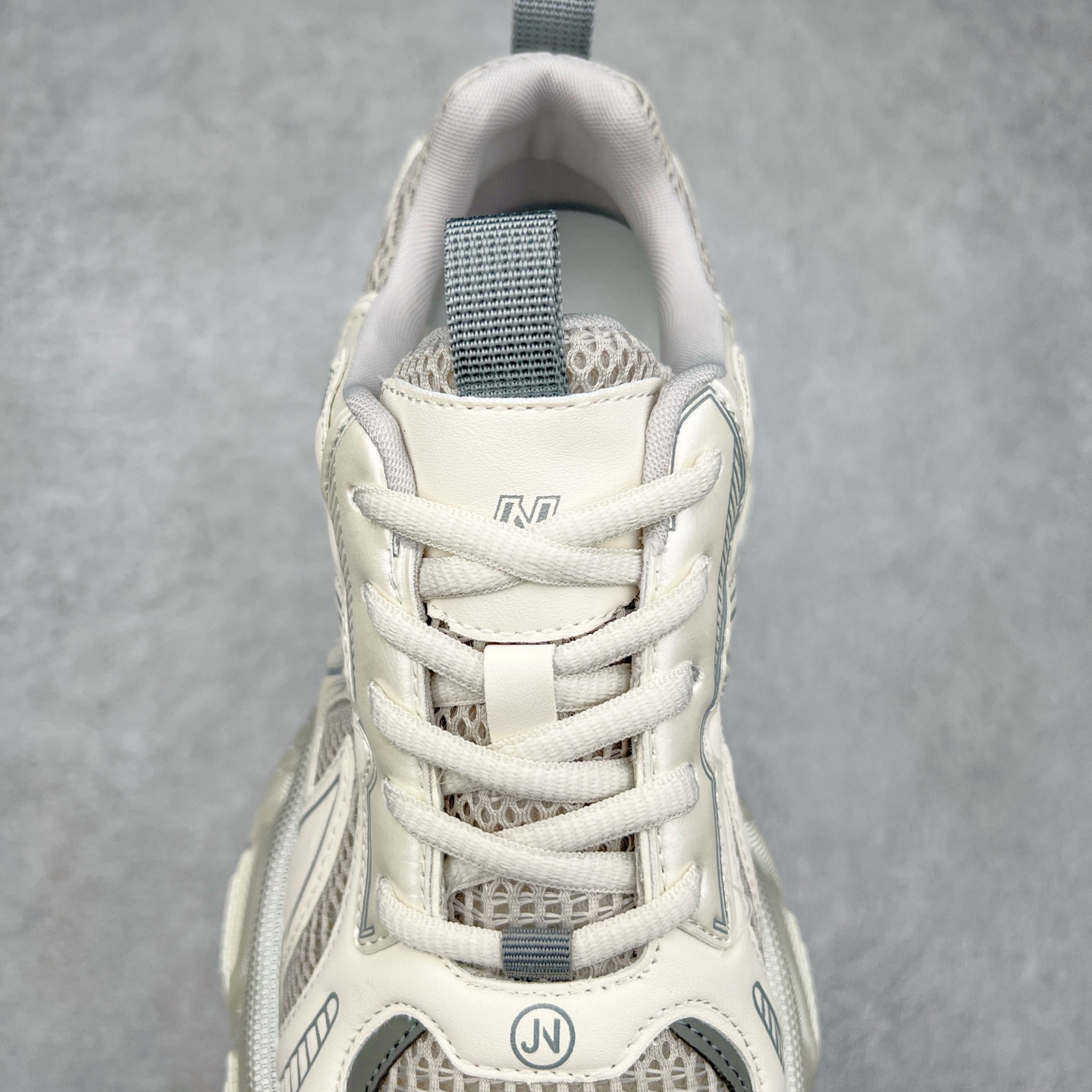 图片[5]-GG-CC赵露思同款休闲运动厚底增高老爹鞋 广东大厂出品 原版正确大底 全新工艺升级 全套包装 配件齐全 区别市面所有版本 时髦look轻松定格 不费力展现率性氛围 高档银盒 3M反光酷帅机能风不规则设计+7cm增高厚底 大长腿既视感轻松拿捏 GGCC厚底增高简直就是小个子的快乐! 不管怎么搭都敲好看 尺码：35 36 37 38 39 40-选品中心