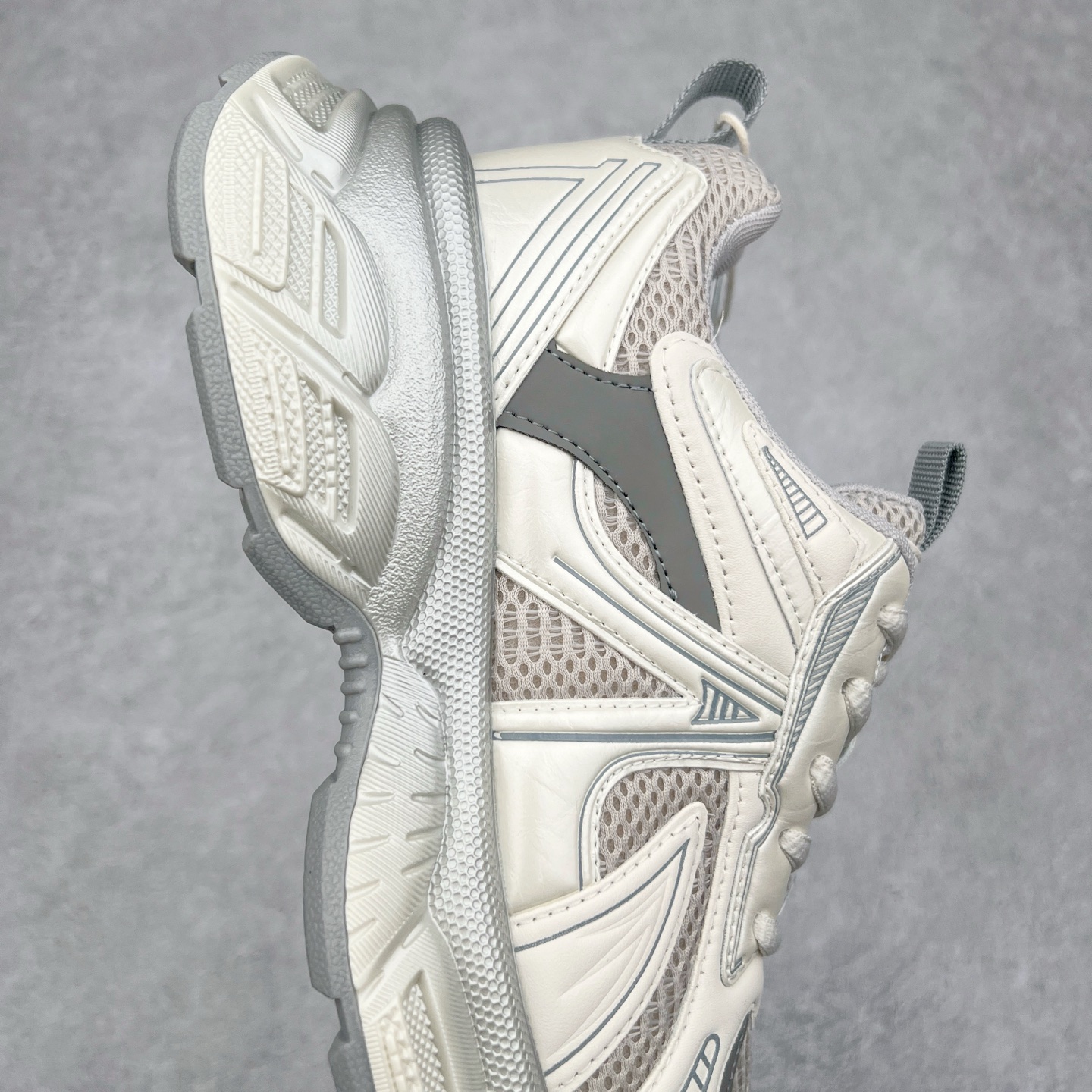 图片[6]-GG-CC赵露思同款休闲运动厚底增高老爹鞋 广东大厂出品 原版正确大底 全新工艺升级 全套包装 配件齐全 区别市面所有版本 时髦look轻松定格 不费力展现率性氛围 高档银盒 3M反光酷帅机能风不规则设计+7cm增高厚底 大长腿既视感轻松拿捏 GGCC厚底增高简直就是小个子的快乐! 不管怎么搭都敲好看 尺码：35 36 37 38 39 40-选品中心