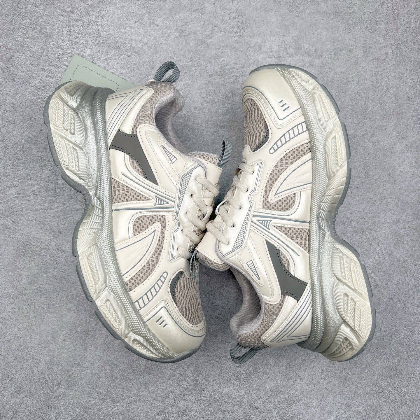 图片[3]-GG-CC赵露思同款休闲运动厚底增高老爹鞋 广东大厂出品 原版正确大底 全新工艺升级 全套包装 配件齐全 区别市面所有版本 时髦look轻松定格 不费力展现率性氛围 高档银盒 3M反光酷帅机能风不规则设计+7cm增高厚底 大长腿既视感轻松拿捏 GGCC厚底增高简直就是小个子的快乐! 不管怎么搭都敲好看 尺码：35 36 37 38 39 40-选品中心