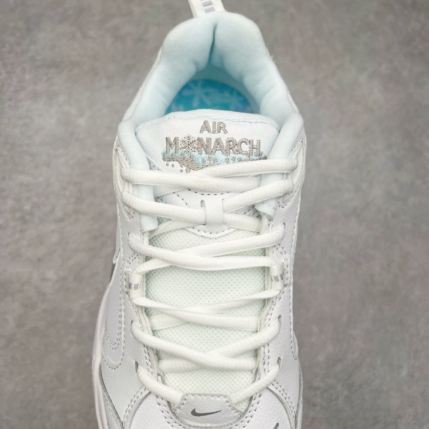 图片[5]-NK Air Monarch IV M2K Tekno 复古潮流老爹鞋 雪天 AV6676-100 优质皮革打造鞋面 夸张流线极符 风靡老爹元素 外形延续当下潮流得未来感老爹鞋 设计干净配色风格也带有浓郁的复古感受 极为独特 尺码：36 36.5 37.5 38 38.5 39 40 40.5 41 42 42.5 43 44 44.5 45-选品中心