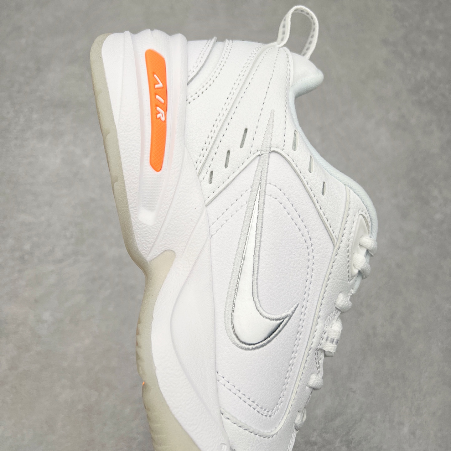 图片[6]-NK Air Monarch IV M2K Tekno 复古潮流老爹鞋 雪天 AV6676-100 优质皮革打造鞋面 夸张流线极符 风靡老爹元素 外形延续当下潮流得未来感老爹鞋 设计干净配色风格也带有浓郁的复古感受 极为独特 尺码：36 36.5 37.5 38 38.5 39 40 40.5 41 42 42.5 43 44 44.5 45-选品中心