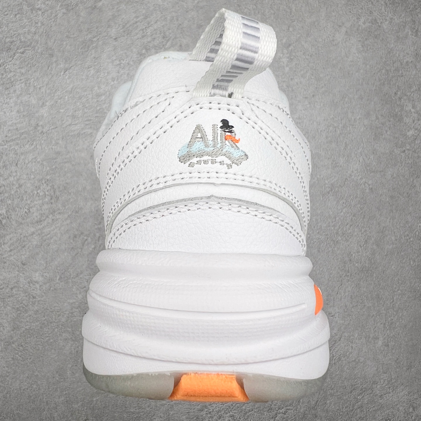 图片[8]-NK Air Monarch IV M2K Tekno 复古潮流老爹鞋 雪天 AV6676-100 优质皮革打造鞋面 夸张流线极符 风靡老爹元素 外形延续当下潮流得未来感老爹鞋 设计干净配色风格也带有浓郁的复古感受 极为独特 尺码：36 36.5 37.5 38 38.5 39 40 40.5 41 42 42.5 43 44 44.5 45-选品中心