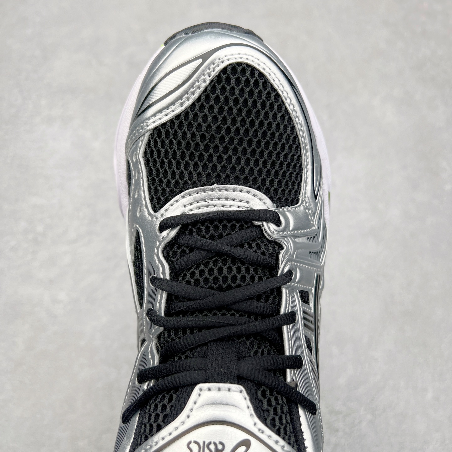 图片[4]-KITH x Asics Gel Kayano 12.1\\\”Cream/Pure Aqua\\\”亚瑟士卡亚诺12.1代系列低帮轻量缓震休闲运动跑步鞋 采用环保太空合成革配合透气网眼布鞋面材质 中底3D可视GEL缓震胶效果 升级EVA全新缓震中底部位科技组合耐磨橡胶外底片 尺码：36 37 37.5 38 39 39.5 40.5 41.5 42 42.5 43.5 44 44.5 45-选品中心