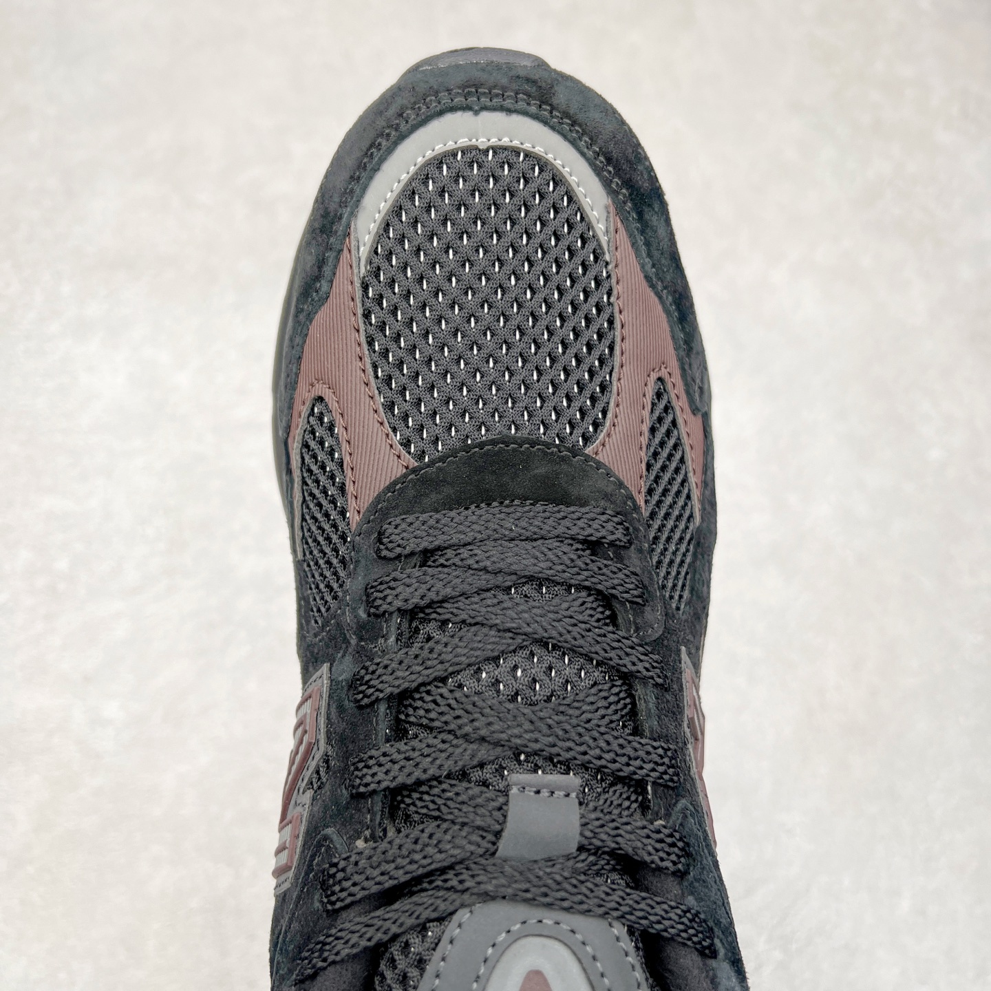 图片[4]-New Balance NB2010系列新百伦经典复古休闲运动板鞋 以ENCAP中底配以升级版 N-ERGY缓震物料 鞋面则采用特色的柔软麂皮搭以NewBalance经典的尼龙网布 低调中还原跑鞋本真 更年轻化的设计理念与材质 让新世代青年得以用全新视角体验经典鞋款的传奇魅力 货号：U2010NB13731 尺码：36 37 37.5 38 38.5 39.5 40 40.5 41.5 42 42.5 43 44-选品中心