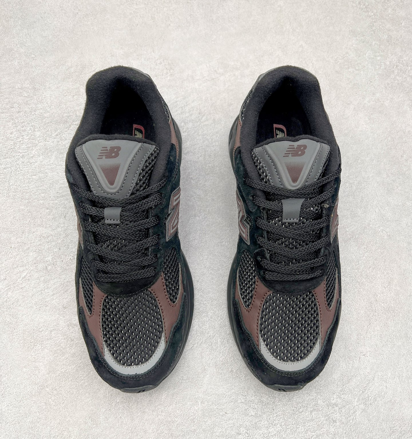 图片[2]-New Balance NB2010系列新百伦经典复古休闲运动板鞋 以ENCAP中底配以升级版 N-ERGY缓震物料 鞋面则采用特色的柔软麂皮搭以NewBalance经典的尼龙网布 低调中还原跑鞋本真 更年轻化的设计理念与材质 让新世代青年得以用全新视角体验经典鞋款的传奇魅力 货号：U2010NB13731 尺码：36 37 37.5 38 38.5 39.5 40 40.5 41.5 42 42.5 43 44-选品中心