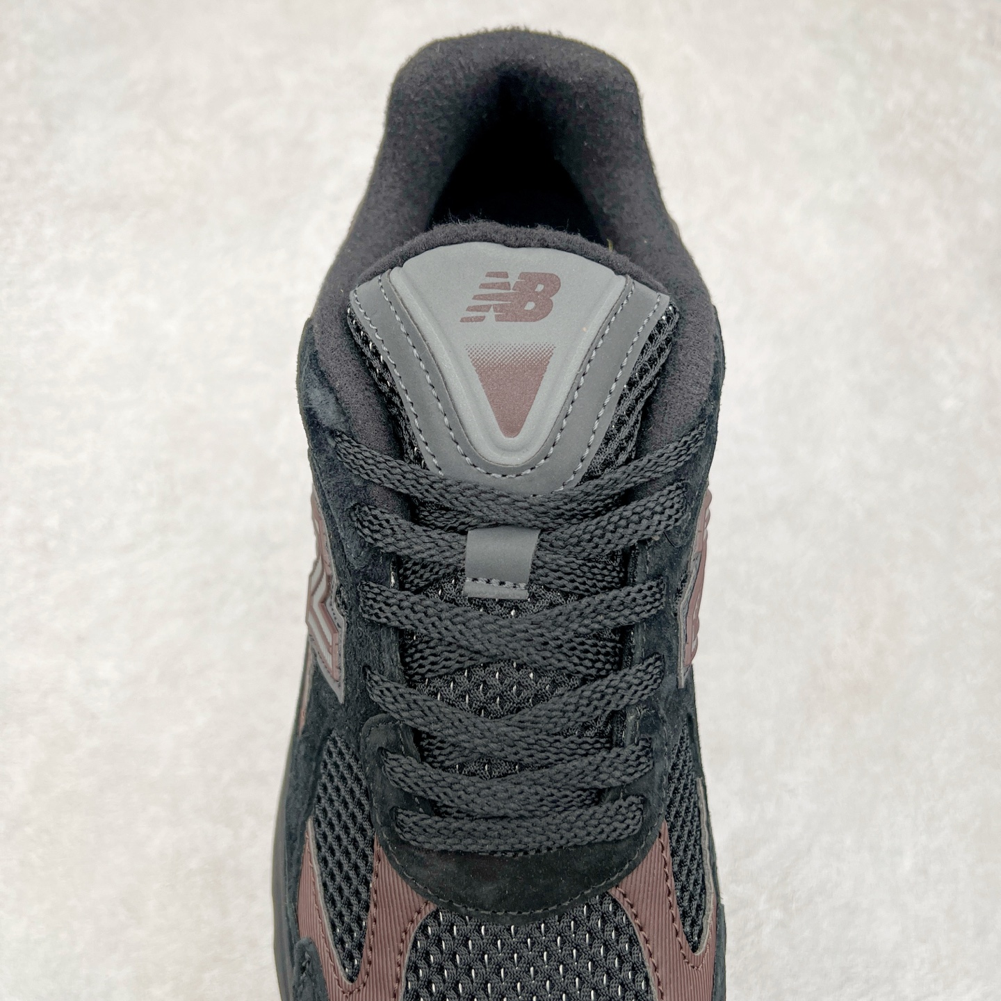 图片[5]-New Balance NB2010系列新百伦经典复古休闲运动板鞋 以ENCAP中底配以升级版 N-ERGY缓震物料 鞋面则采用特色的柔软麂皮搭以NewBalance经典的尼龙网布 低调中还原跑鞋本真 更年轻化的设计理念与材质 让新世代青年得以用全新视角体验经典鞋款的传奇魅力 货号：U2010NB13731 尺码：36 37 37.5 38 38.5 39.5 40 40.5 41.5 42 42.5 43 44-选品中心