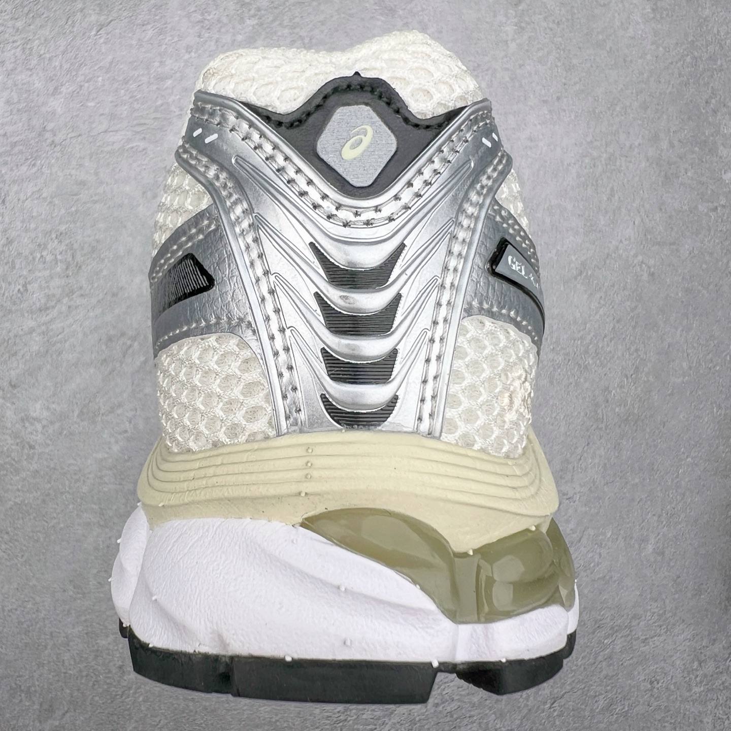 图片[8]-KITH x Asics Gel Kayano 12.1\\\”Cream/Pure Aqua\\\”亚瑟士卡亚诺12.1代系列低帮轻量缓震休闲运动跑步鞋 采用环保太空合成革配合透气网眼布鞋面材质 中底3D可视GEL缓震胶效果 升级EVA全新缓震中底部位科技组合耐磨橡胶外底片 尺码：36 37 37.5 38 39 39.5 40.5 41.5 42 42.5 43.5 44 44.5 45-选品中心