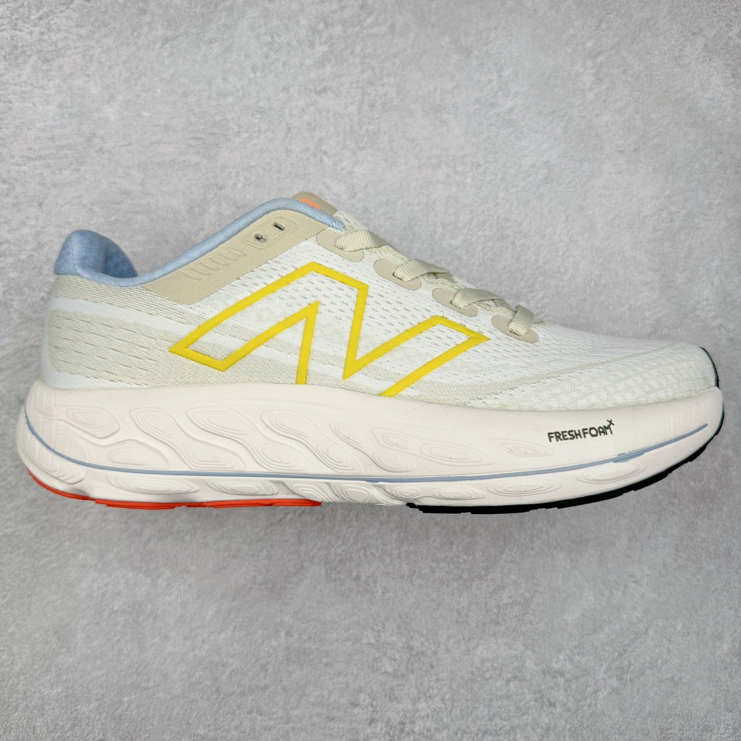 New Balance Fresh Foam X Vongo NB新百伦 V6系列低帮轻量化厚底健身休闲运动慢跑鞋 原楦原纸版开发#采用一体式工程网眼鞋面及热熔Logo细节#中底嵌入Fresh Foam X 中底轻量化泡沫技术#组合防滑耐磨橡胶外底片❗️更厚更弹,NB舒适健步跑鞋!近赏｜无论是日常慢跑，还是City Walk，它都可轻松应对提起今年最流行的事情，想必在你所在的城市来一段City Walk，带给你久违的松弛感、治愈你柔软的需要的New Balance NB Vongo v6顶级稳定支撑跑鞋 | Vongo v6是New Balance顶级稳定支撑训练鞋，稳定性出色，功能强大，舒适度高。中底使用的是NB最新的Fresh Foam X泡棉，内嵌一款TPU板，增加稳定性。可以进行日常长距离训练。尺码：36 37 37.5 38 38.5 39.5 40 40.5 41.5 42 42.5 43 44 45-选品中心