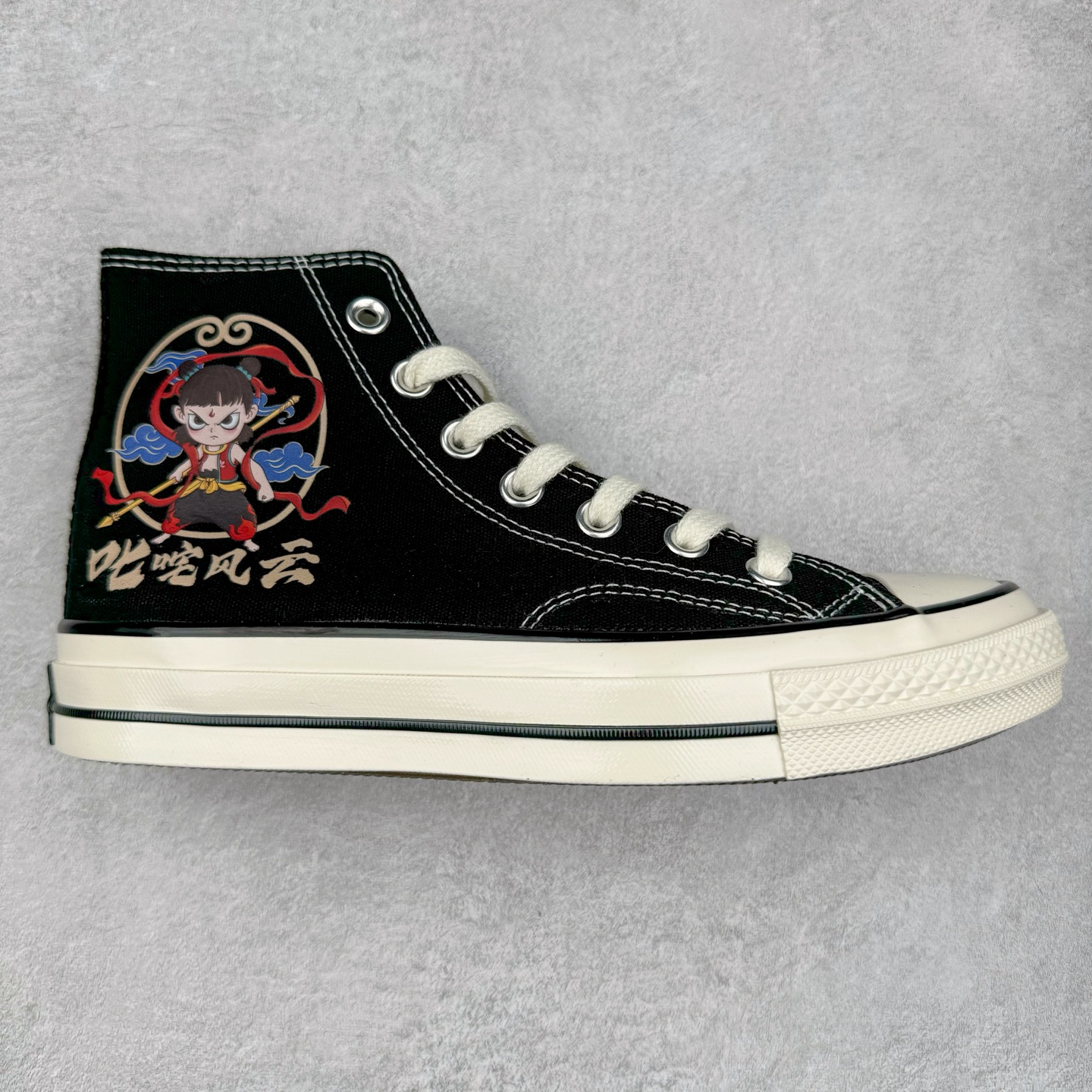 国漫之光🔥 哪吒之魔童闹海 匡威Converse 1970s 联名限定 定制系列 运动休闲高帮帆布鞋 经典涂鸦三星标帆布鞋 正确硫化工艺 尺码:35 36 36.5 37 37.5 38 39 39.5 40 41 41.5 42 42.5 43 44-选品中心