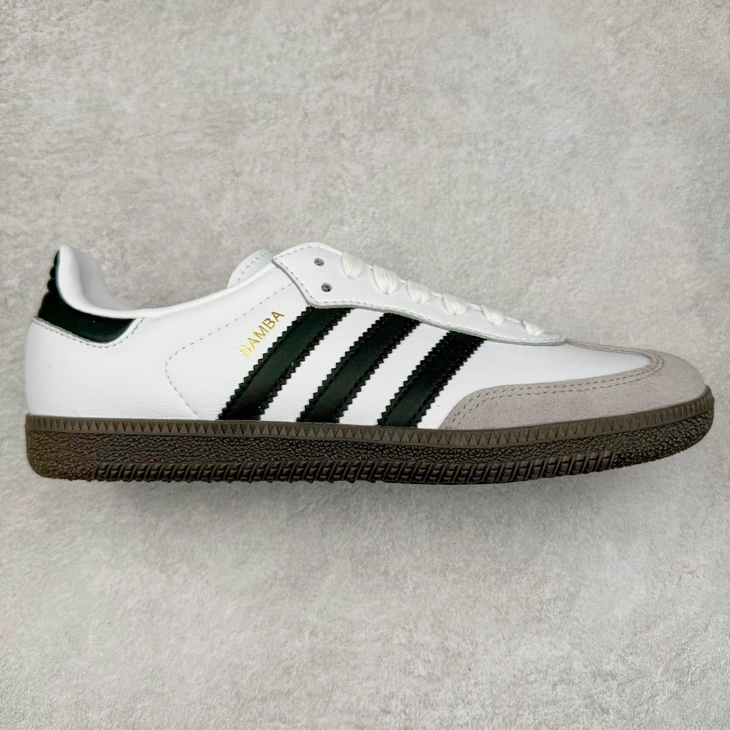 图片[4]-＃XC纯原 AD Originals Handball SPZL 手球运动员系列百搭休闲运动板鞋 口碑大厂出品 品控大底版型不断改良更新 原厂皮料 原装过验内外标加持 全套原纸板楦头开发 确保原汁原味 完美呈现桑巴版型 一比一鞋头弧度高度鞋身弧度 数据细节工艺流程均保持一致 这款来自阿迪达斯的这款HANDBALL SPZL前身是一双手球运动鞋 这一次拿来复刻 所以鞋面的主要色彩选用了黑色 鞋面外侧除了Spezial字母之外还有三叶草标志 Handball SPZL作为复古手球训练鞋与作为室内足球鞋的Samba有着异曲同工之处 但是质感更为出众的鞋身以及丰富的配色选择比起Samba来讲可以说是更胜一筹了 尺码：36 36⅔ 37⅓ 38 38⅔ 39⅓ 40 40⅔ 41⅓ 42 42⅔ 43⅓ 44 45-选品中心