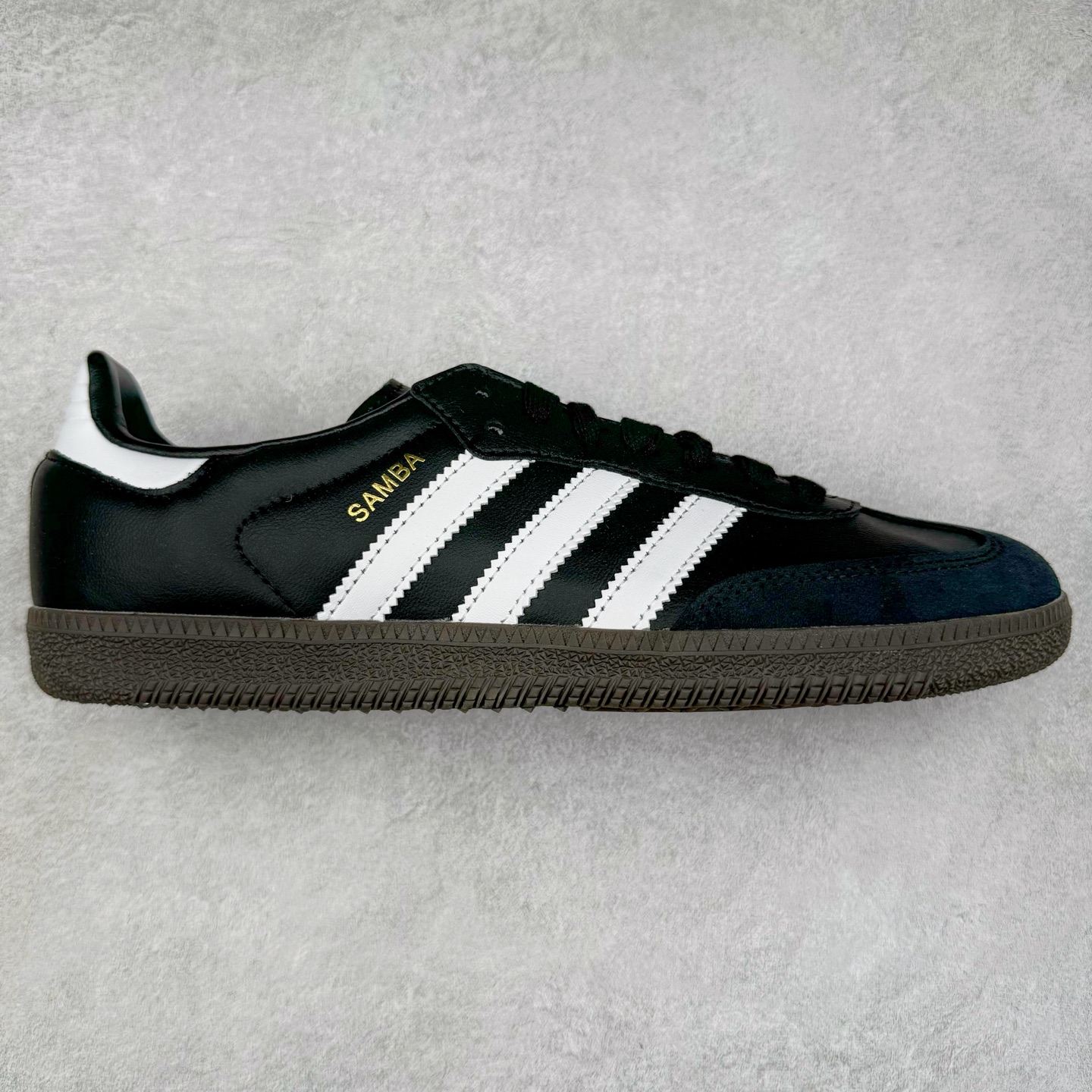 图片[10]-＃XC纯原 AD Originals Handball SPZL 手球运动员系列百搭休闲运动板鞋 口碑大厂出品 品控大底版型不断改良更新 原厂皮料 原装过验内外标加持 全套原纸板楦头开发 确保原汁原味 完美呈现桑巴版型 一比一鞋头弧度高度鞋身弧度 数据细节工艺流程均保持一致 这款来自阿迪达斯的这款HANDBALL SPZL前身是一双手球运动鞋 这一次拿来复刻 所以鞋面的主要色彩选用了黑色 鞋面外侧除了Spezial字母之外还有三叶草标志 Handball SPZL作为复古手球训练鞋与作为室内足球鞋的Samba有着异曲同工之处 但是质感更为出众的鞋身以及丰富的配色选择比起Samba来讲可以说是更胜一筹了 尺码：36 36⅔ 37⅓ 38 38⅔ 39⅓ 40 40⅔ 41⅓ 42 42⅔ 43⅓ 44 45-选品中心