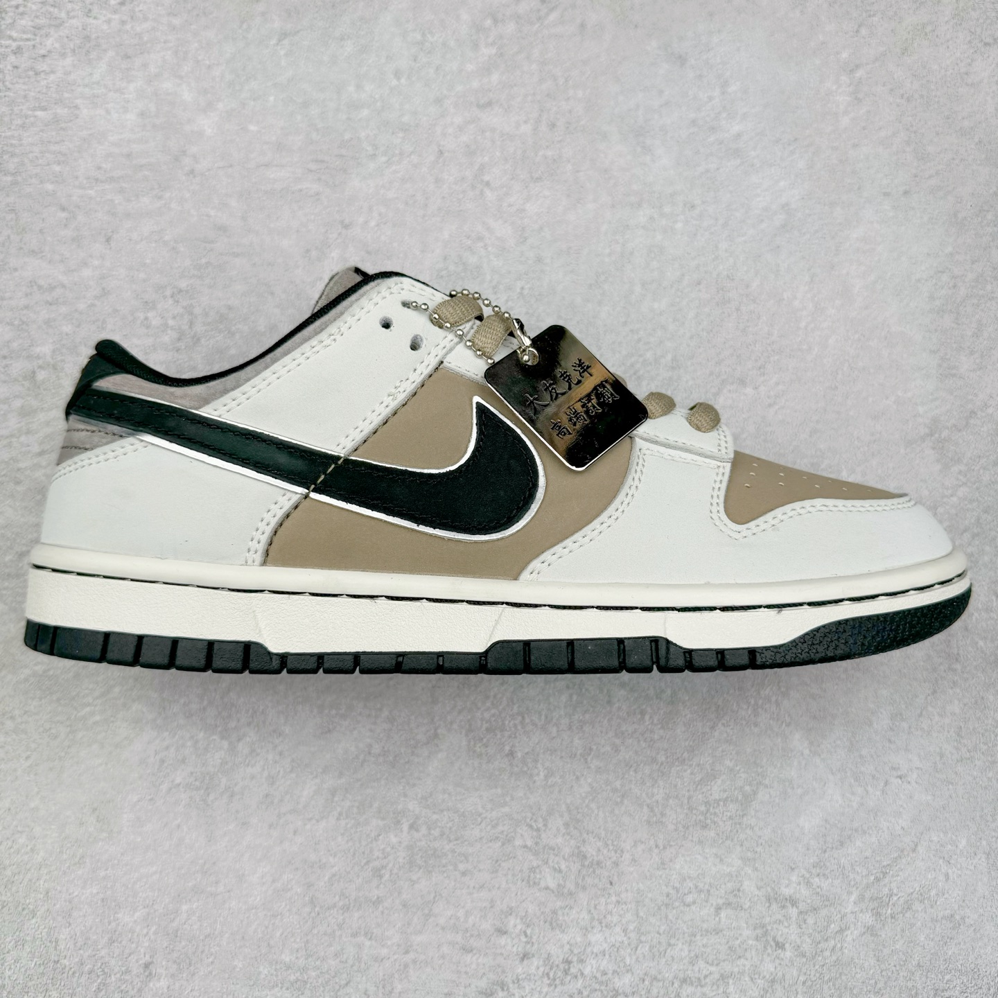 图片[2]-＃纯原福利 NK Dunk Low 定制系列配色 无原鞋不开发 全系列得物原鞋一比一校对开发 配色持续更新中 终端对接 优势输出 全套原厂楦头原纸板数据档案倾力打造 原汁原味莞产 极致还原 圈内最强针车工艺 高端零售指定版 广东原厂配套原盒原标 鞋盒分三个尺码段 原厂冲刀 超高清洁度 全鞋零毛边皮料切割 采用原厂百宏鞋带以及原厂百宏织唛舌标 内标可供原厂几率过验 进口原装条纹中底布 四线拉帮白色点胶 原厂拉帮手法遵循公司 原厂电绣 极致还原 尺码：36 36.5 37.5 38 38.5 39 40 40.5 41 42 42.5 43 44 44.5 45 46 47.5-选品中心