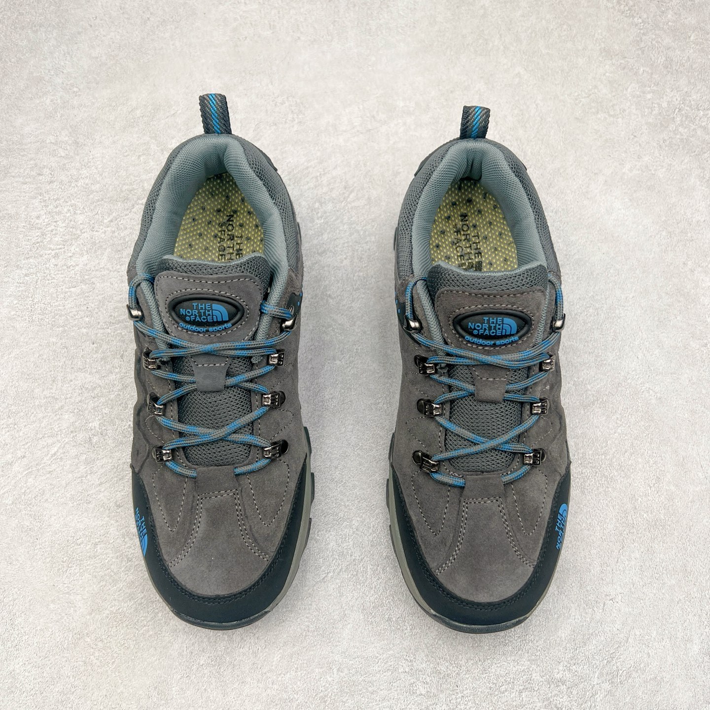 图片[2]-The North Face 北面乐斯菲斯户外运动休闲登山鞋越野徒步鞋 广东大厂品质 面料采用进口磨砂牛皮 鞋底采用Vibram黄金大底 专门为鞋底设计的橡胶以出色的耐磨性 良好的防滑性或得不少户外运动爱好者的喜欢 专业户外登山品牌（北面）The North Face自1966年创立，由两位热爱登山徒步的年轻登山者于美西旧金山开创，不断透过研发与创新，并且将最先进的技术结合在服装与鞋款设计，生产多种外型帅气且专业能力非常强的户外运动装备而备受欢迎。尺码：39-45（运动鞋码）-选品中心