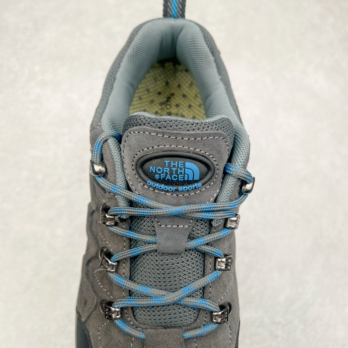 图片[5]-The North Face 北面乐斯菲斯户外运动休闲登山鞋越野徒步鞋 广东大厂品质 面料采用进口磨砂牛皮 鞋底采用Vibram黄金大底 专门为鞋底设计的橡胶以出色的耐磨性 良好的防滑性或得不少户外运动爱好者的喜欢 专业户外登山品牌（北面）The North Face自1966年创立，由两位热爱登山徒步的年轻登山者于美西旧金山开创，不断透过研发与创新，并且将最先进的技术结合在服装与鞋款设计，生产多种外型帅气且专业能力非常强的户外运动装备而备受欢迎。尺码：39-45（运动鞋码）-选品中心