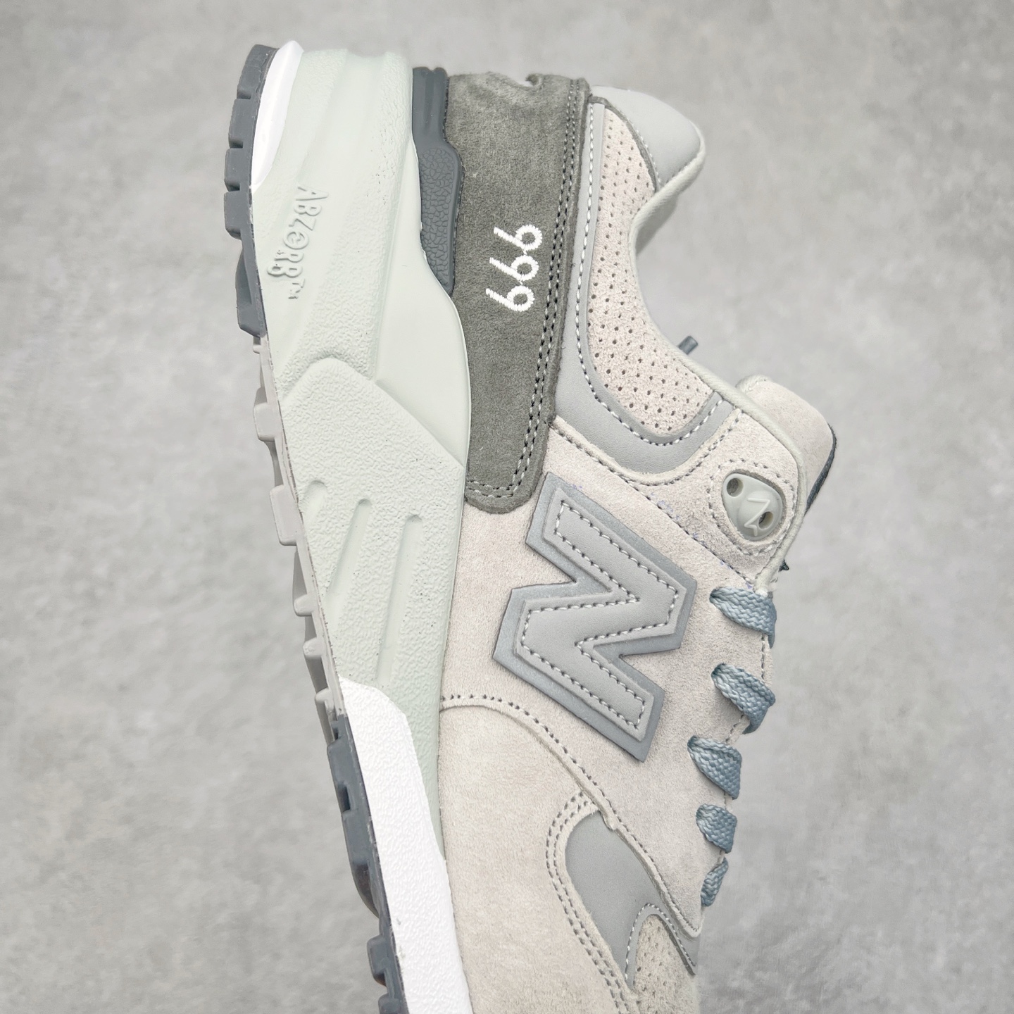 图片[6]-New Balance NB999系列 美潮高端原装原装套楦 真正的正品修长鞋型 早期外围实体充正案例无数 外贸客户指定订单前后掌分段组合大底 内置科技软底 缓震效果极佳日系潮人必备款 尺码同步专柜 尺码：39.5 40 40.5 41.5 42 42.5 43 44-选品中心