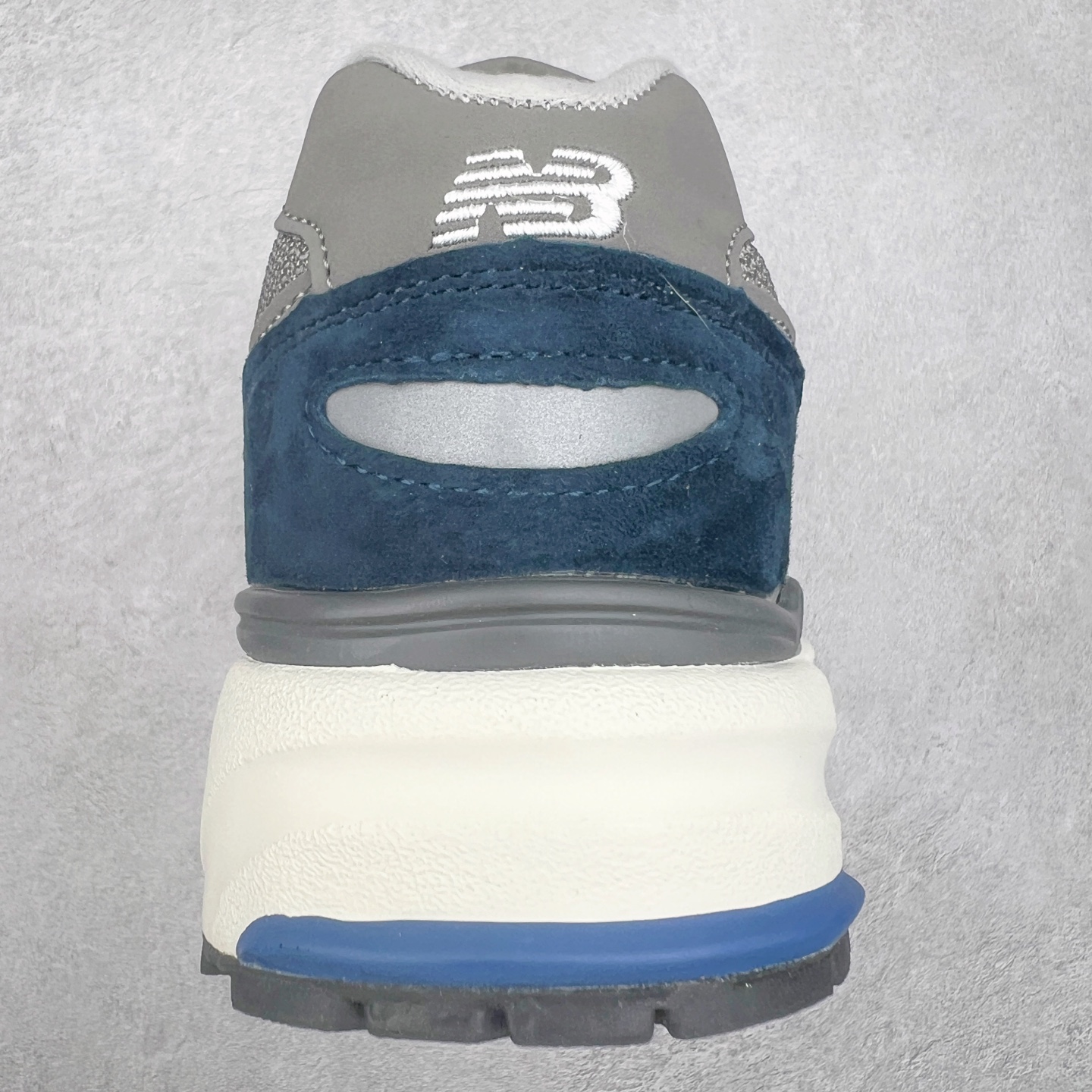 图片[8]-New Balance NB999系列 美潮高端原装原装套楦 真正的正品修长鞋型 早期外围实体充正案例无数 外贸客户指定订单前后掌分段组合大底 内置科技软底 缓震效果极佳日系潮人必备款 尺码同步专柜 尺码：39.5 40 40.5 41.5 42 42.5 43 44-选品中心