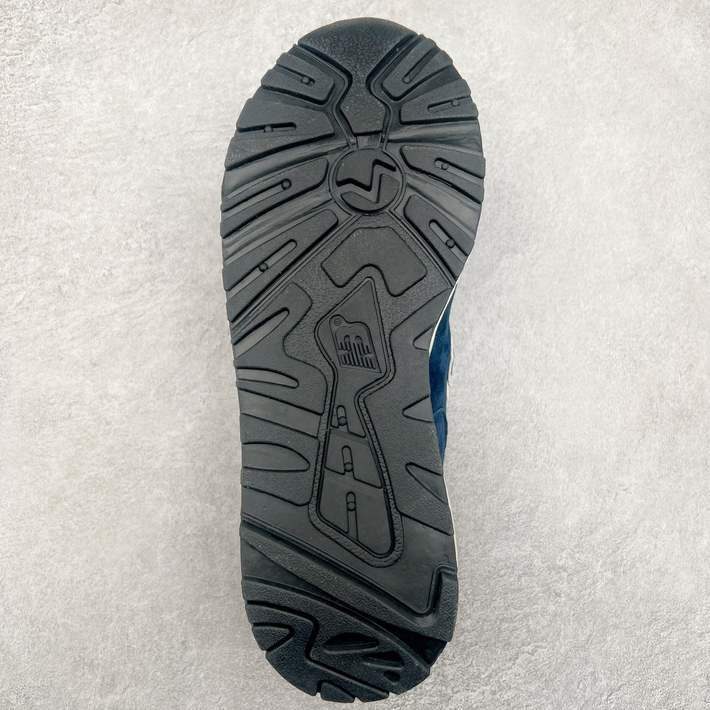 图片[9]-New Balance NB999系列 美潮高端原装原装套楦 真正的正品修长鞋型 早期外围实体充正案例无数 外贸客户指定订单前后掌分段组合大底 内置科技软底 缓震效果极佳日系潮人必备款 尺码同步专柜 尺码：39.5 40 40.5 41.5 42 42.5 43 44-选品中心